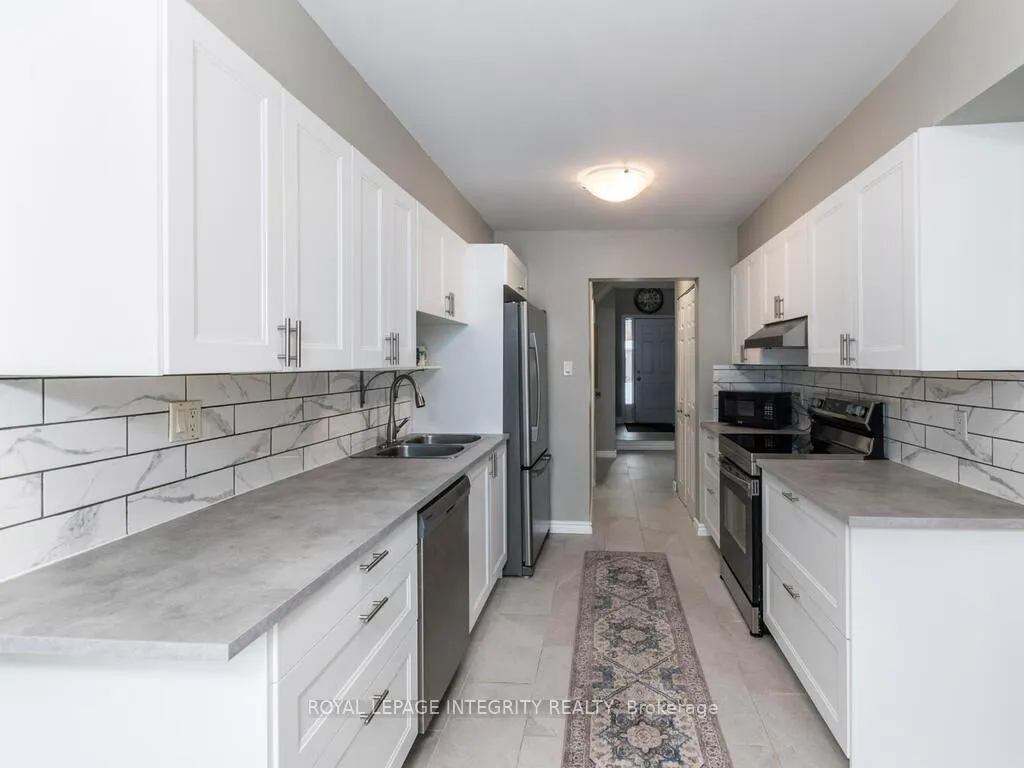 Photo 12 of 90 Waterton Crescent, Ottawa, Kanata - Bridlewood — HOMEH