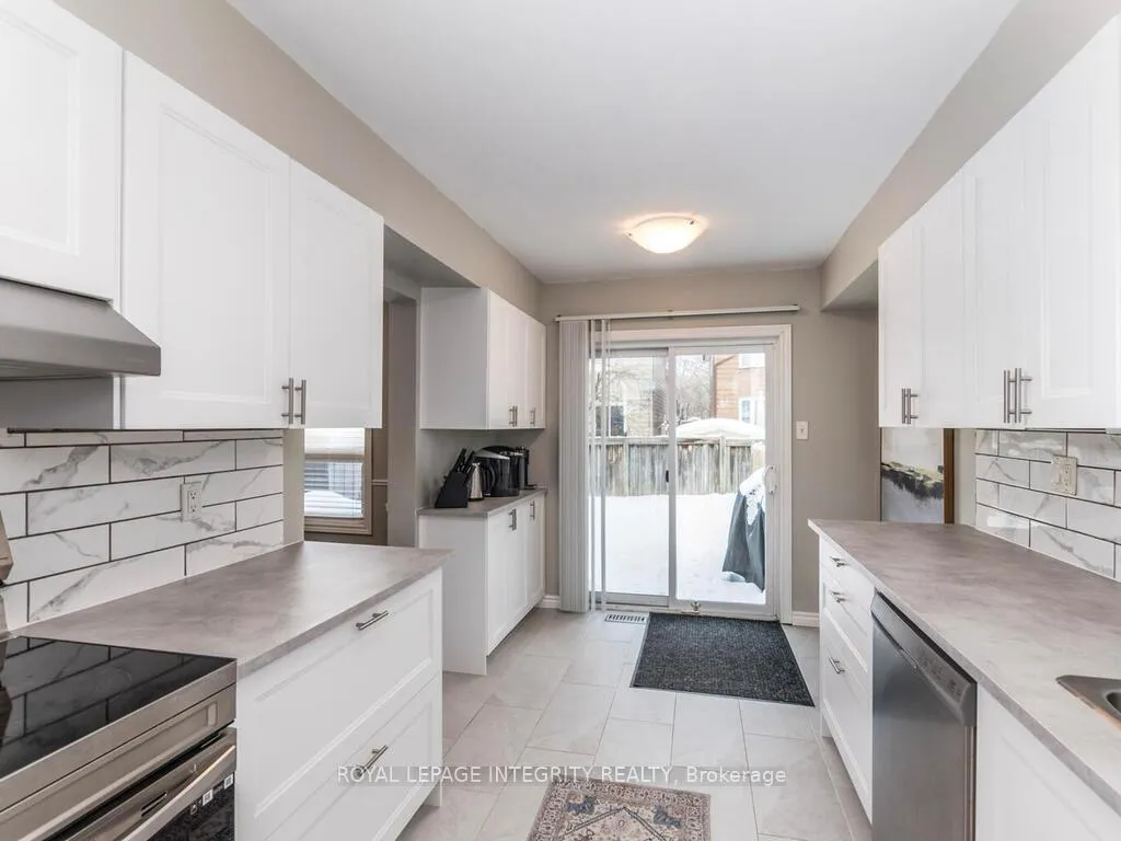 Photo 15 of 90 Waterton Crescent, Ottawa, Kanata - Bridlewood — HOMEH
