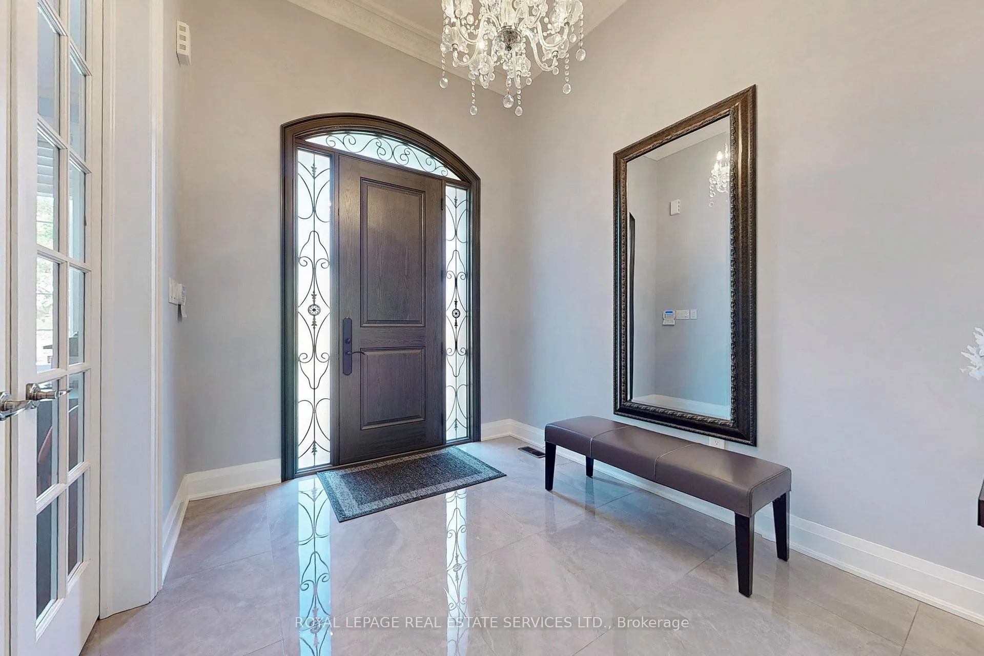 Photo 5 of 149 Coastline Drive, Brampton, Bram West — HOMEH