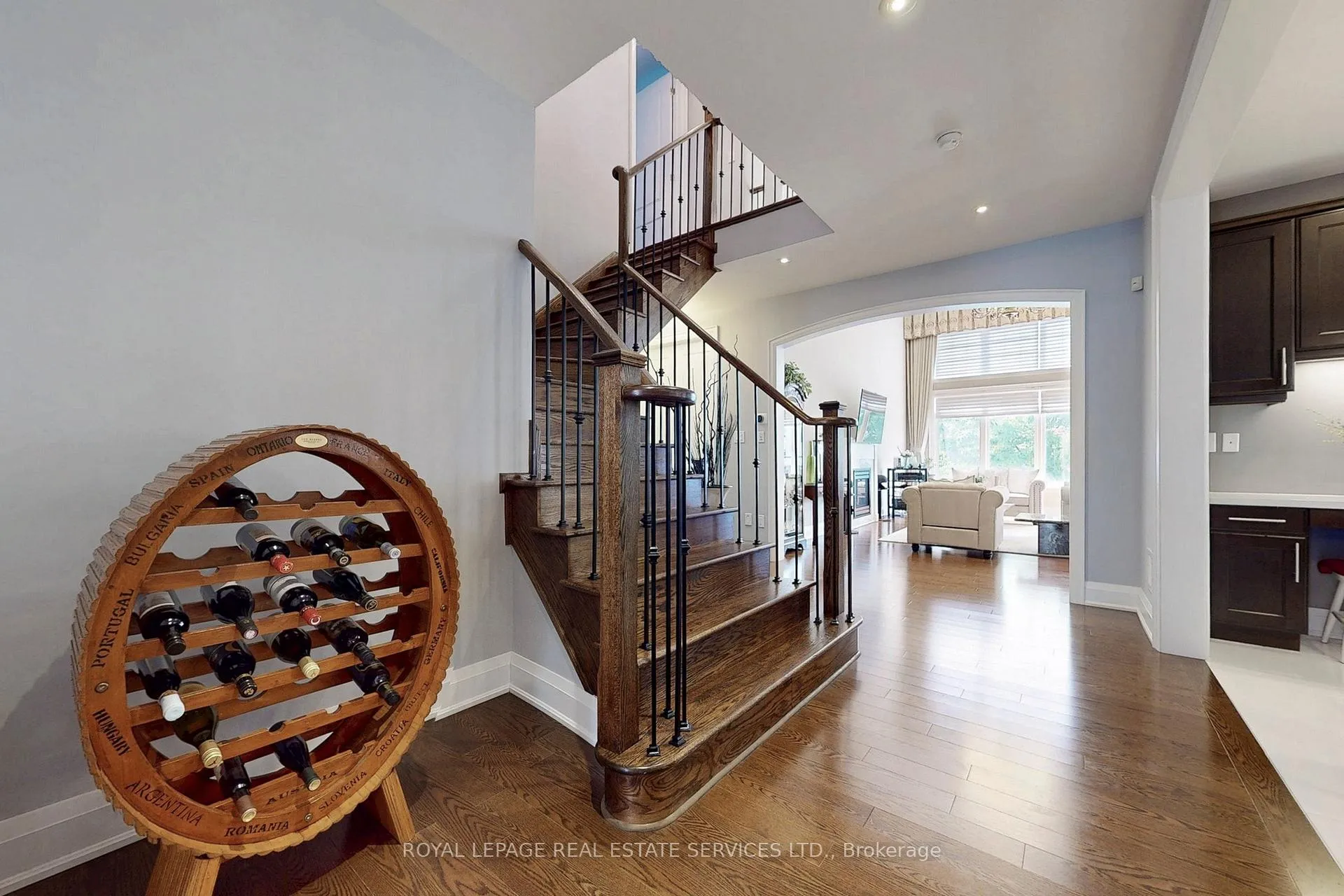 Photo 7 of 149 Coastline Drive, Brampton, Bram West — HOMEH