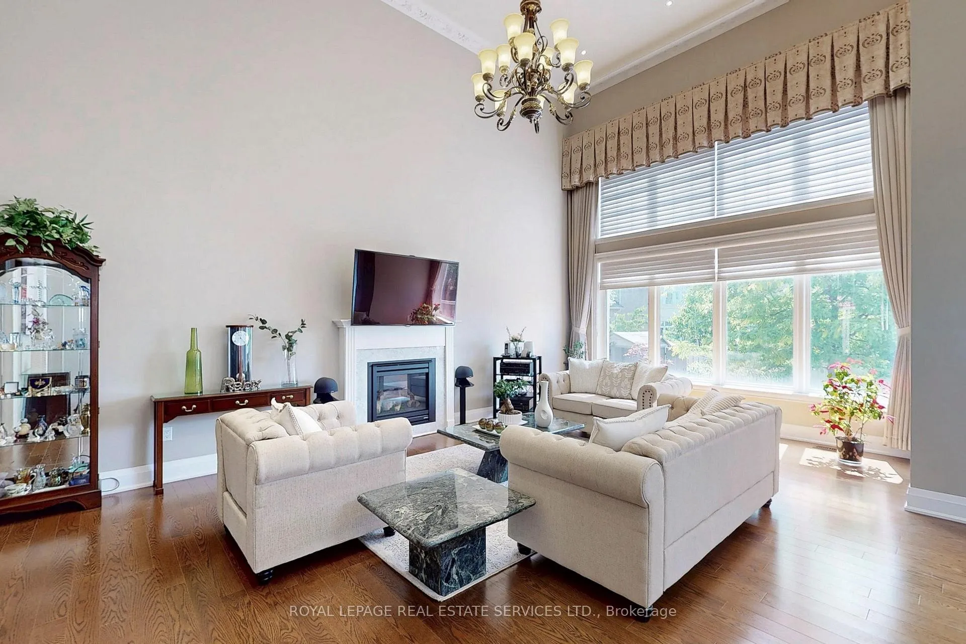 Photo 9 of 149 Coastline Drive, Brampton, Bram West — HOMEH
