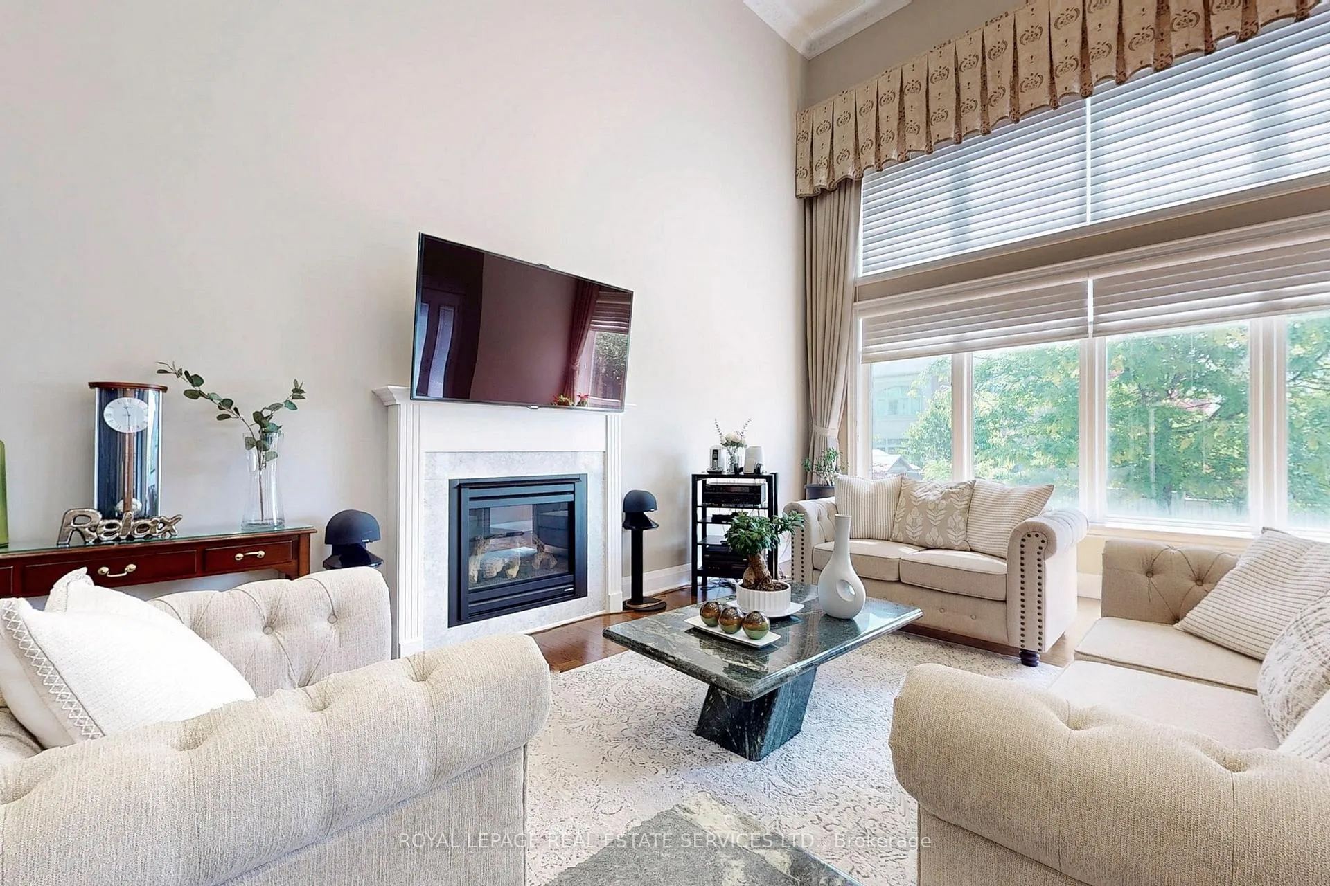 Photo 13 of 149 Coastline Drive, Brampton, Bram West — HOMEH