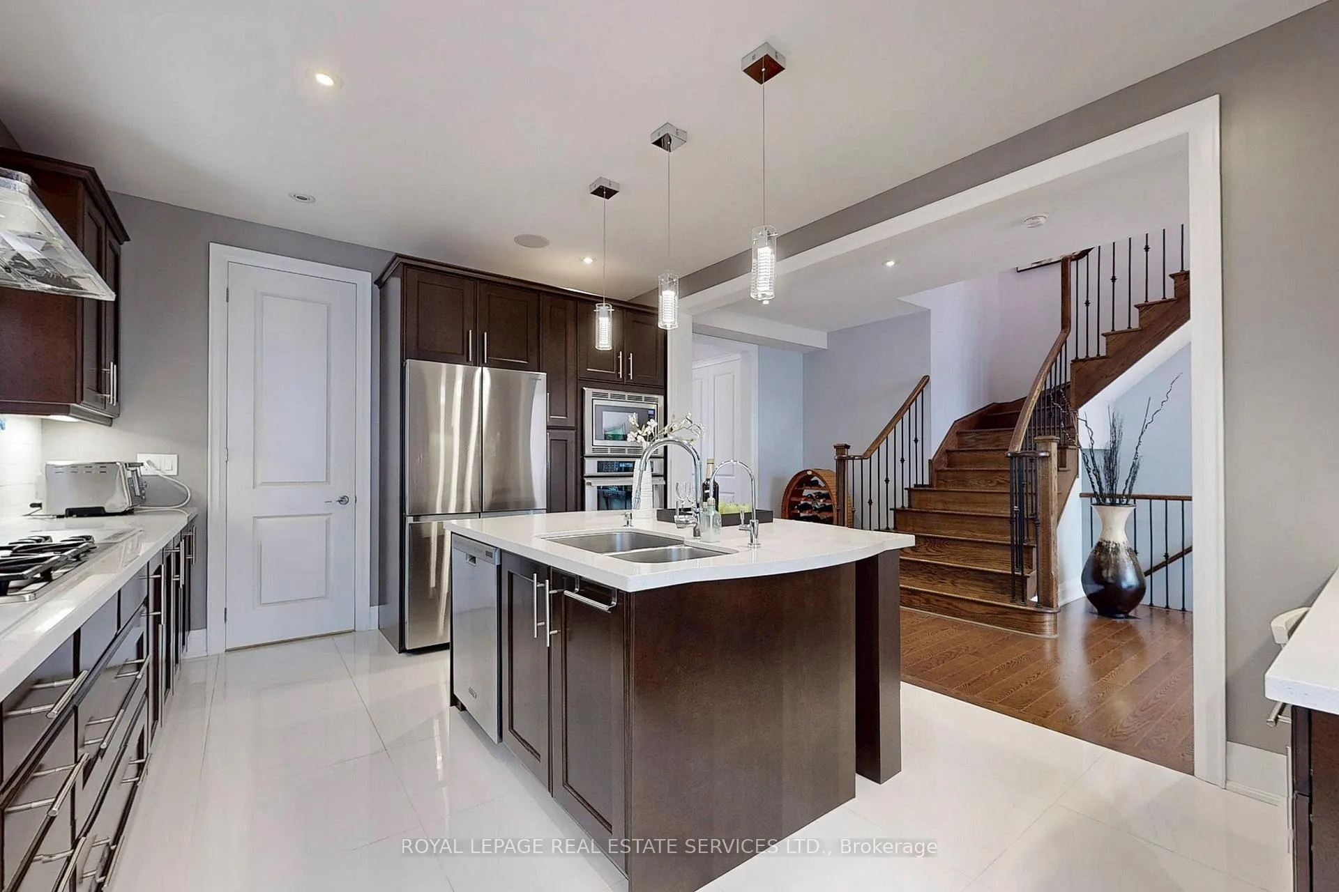 Photo 23 of 149 Coastline Drive, Brampton, Bram West — HOMEH