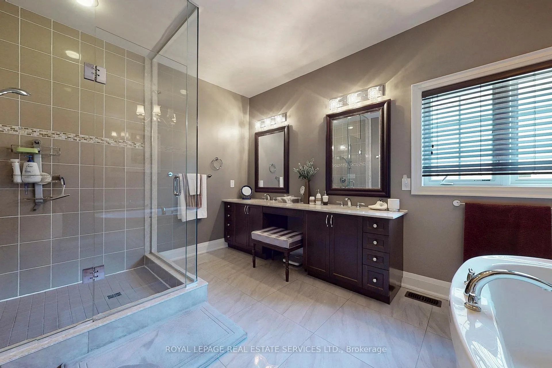 Photo 27 of 149 Coastline Drive, Brampton, Bram West — HOMEH