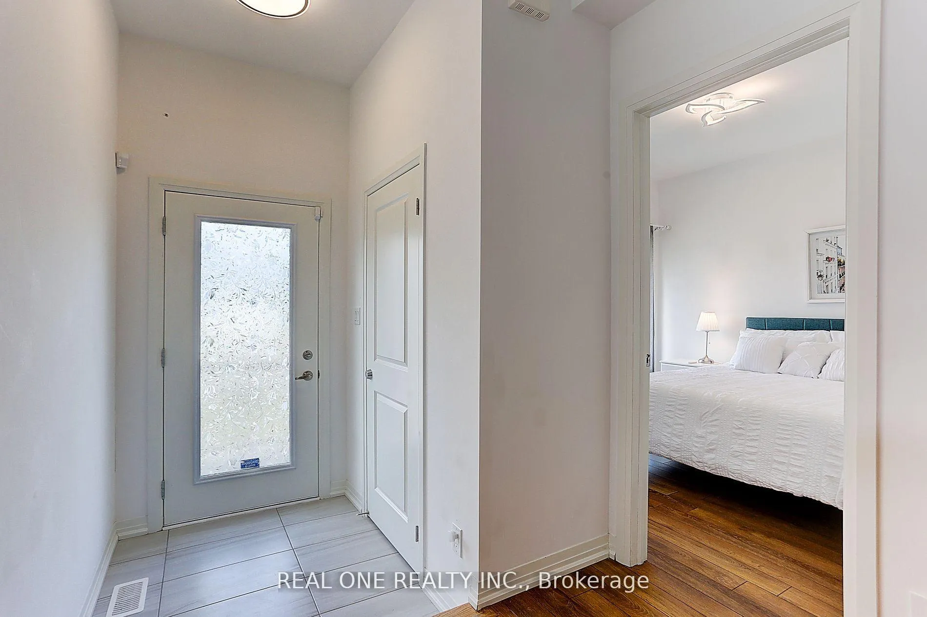 Photo 3 of 129 Markland Street W, Markham, Cachet — HOMEH
