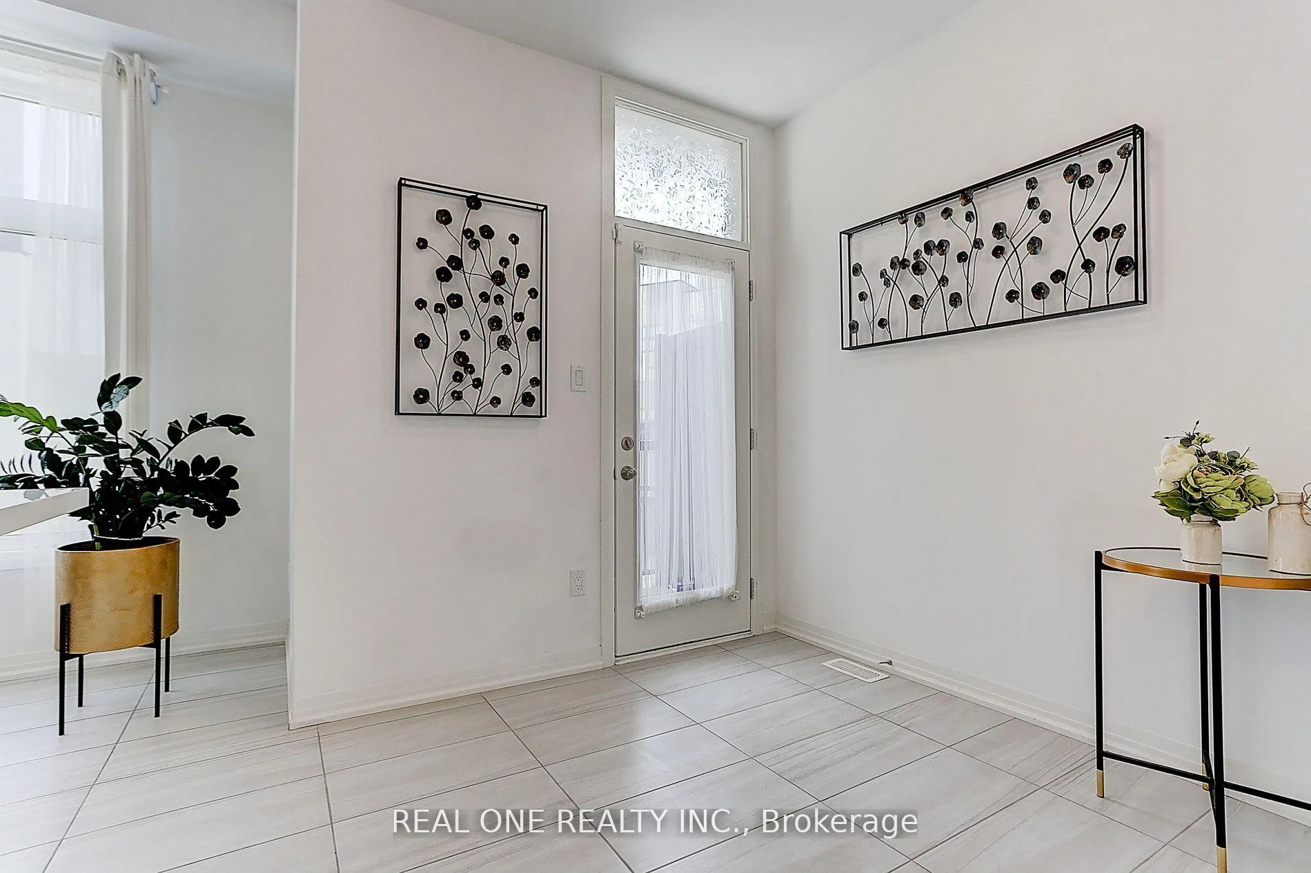 Photo 8 of 129 Markland Street W, Markham, Cachet — HOMEH