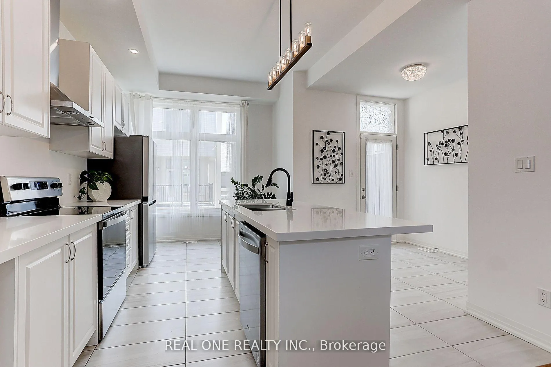 Photo 10 of 129 Markland Street W, Markham, Cachet — HOMEH