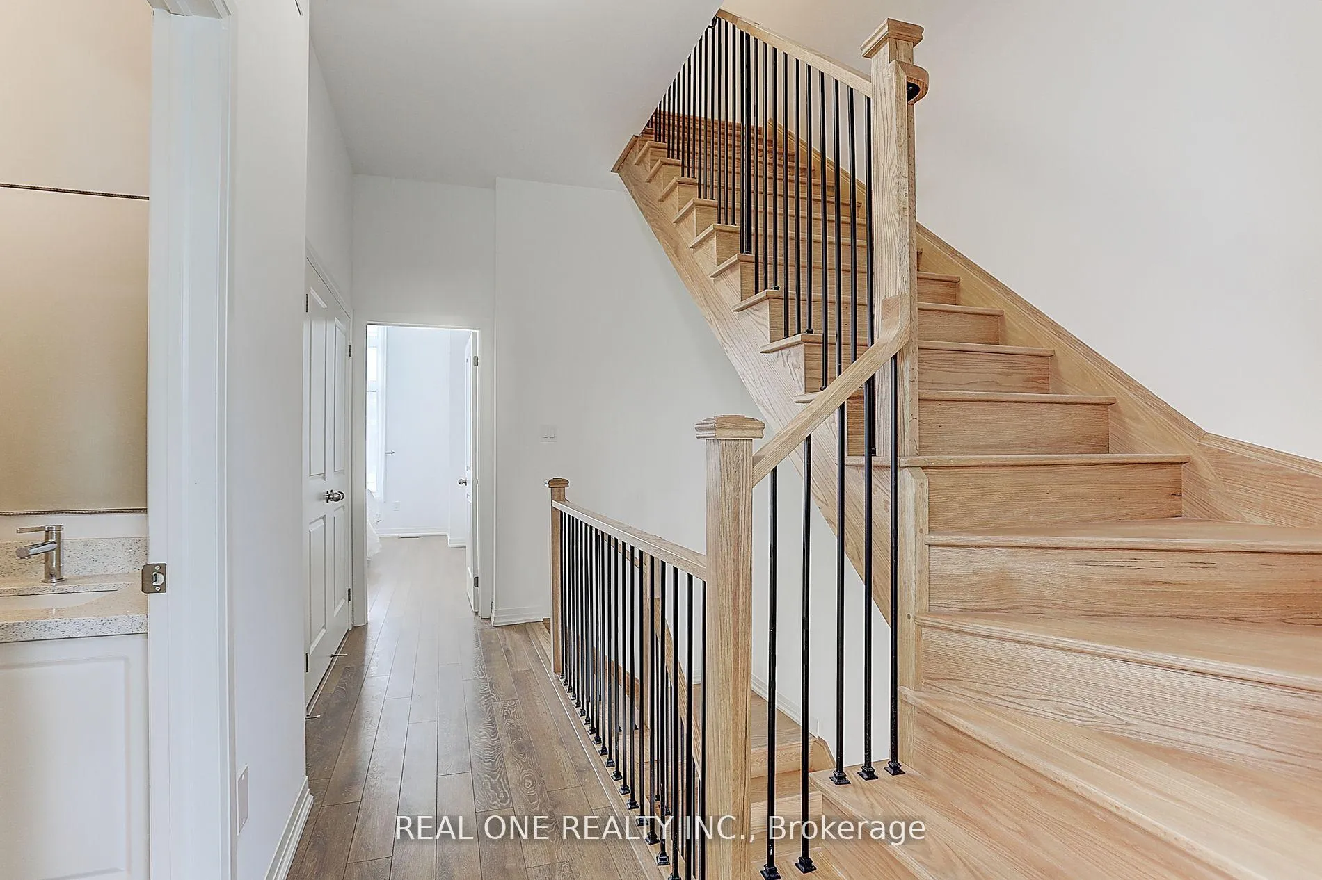 Photo 32 of 129 Markland Street W, Markham, Cachet — HOMEH