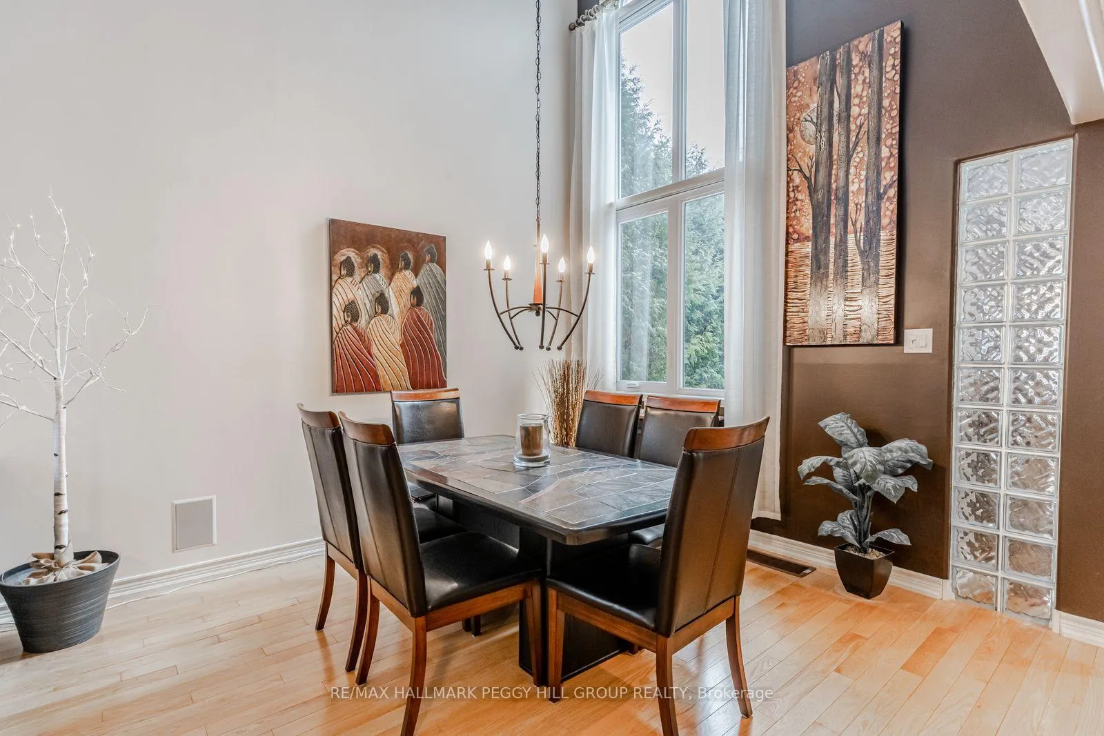 Photo 5 of 15 Charing Crescent, Aurora, Aurora Highlands — HOMEH