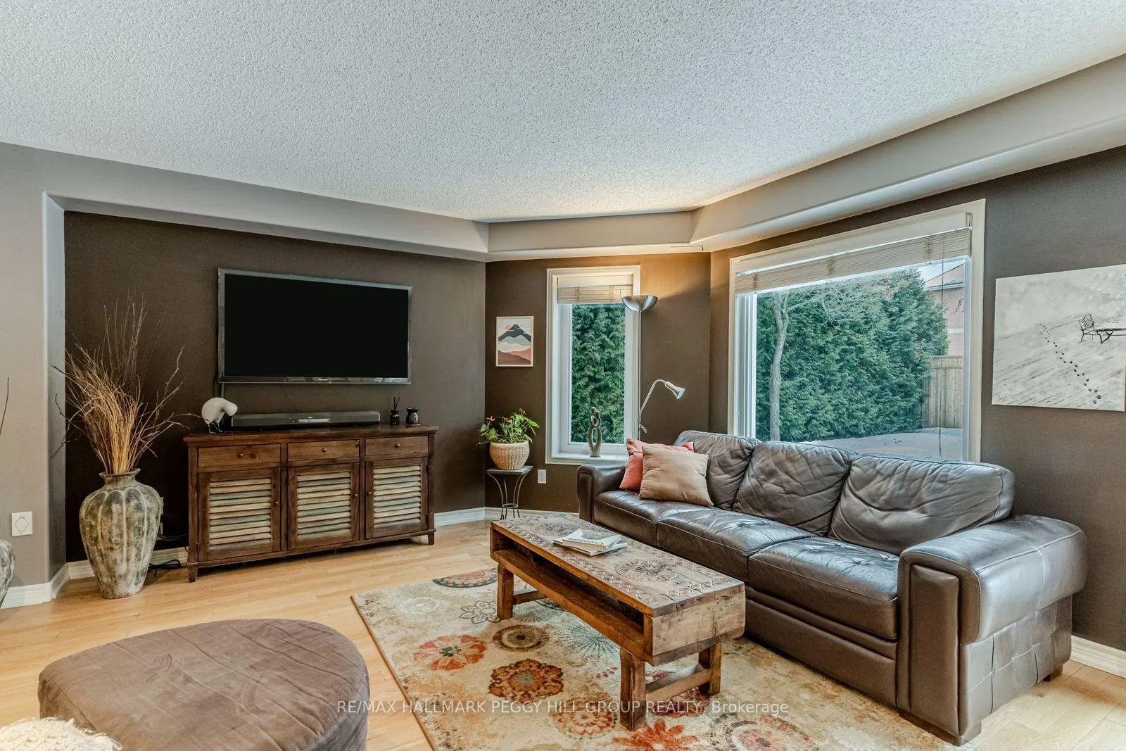 Photo 6 of 15 Charing Crescent, Aurora, Aurora Highlands — HOMEH