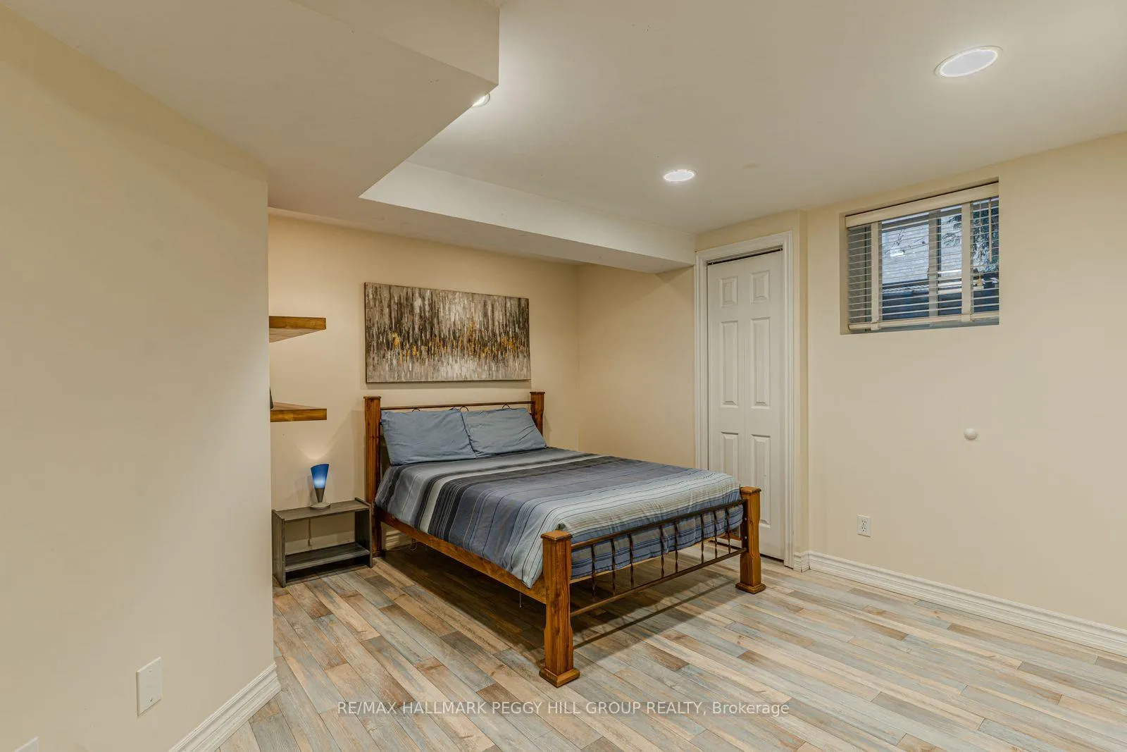Photo 19 of 15 Charing Crescent, Aurora, Aurora Highlands — HOMEH