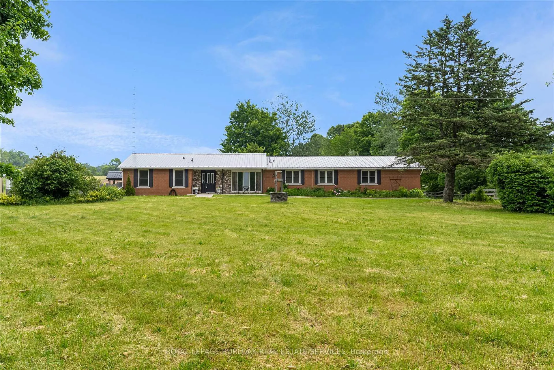 Photo 2 of 337 Highway 52 N, Hamilton, Ancaster — HOMEH