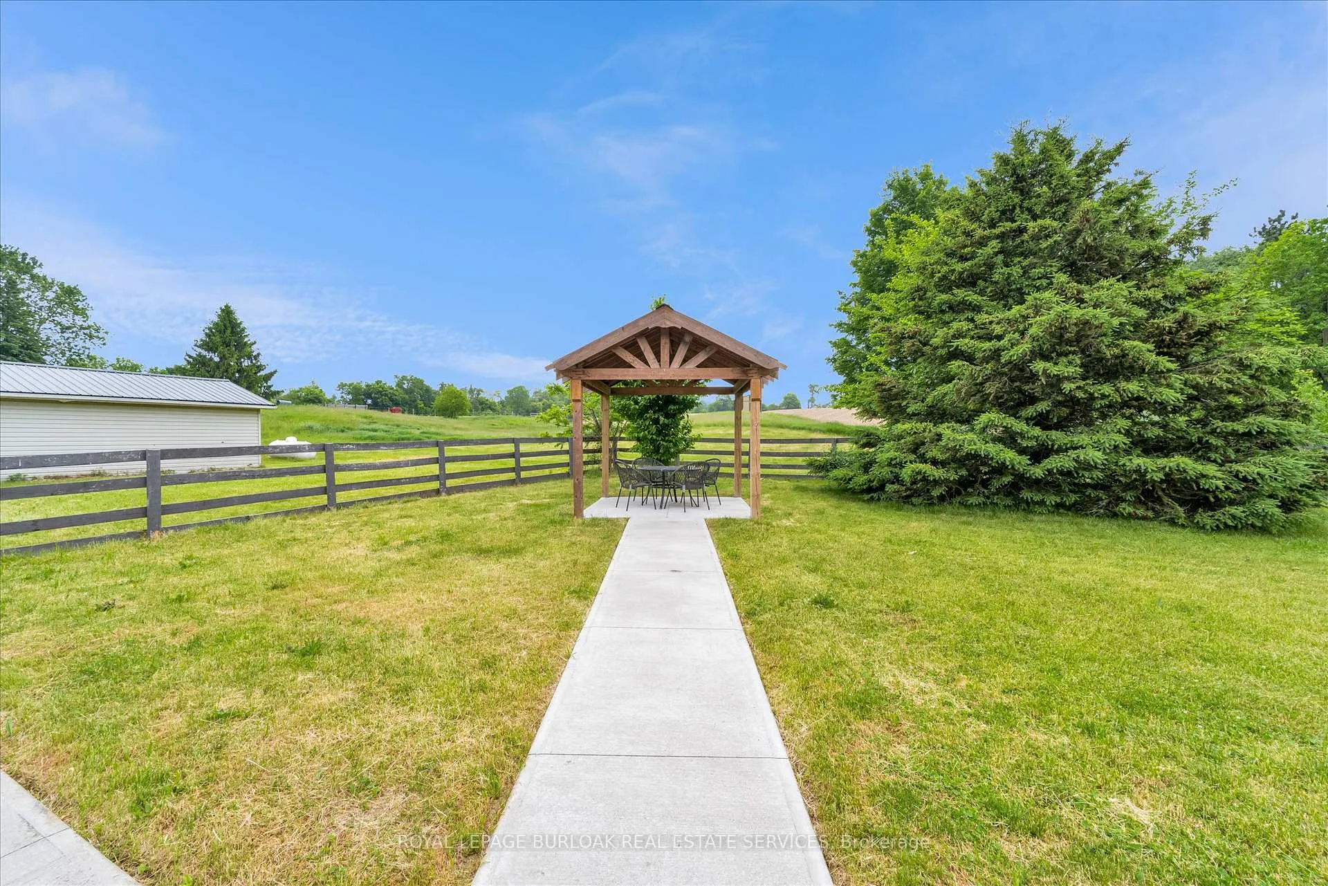 Photo 3 of 337 Highway 52 N, Hamilton, Ancaster — HOMEH