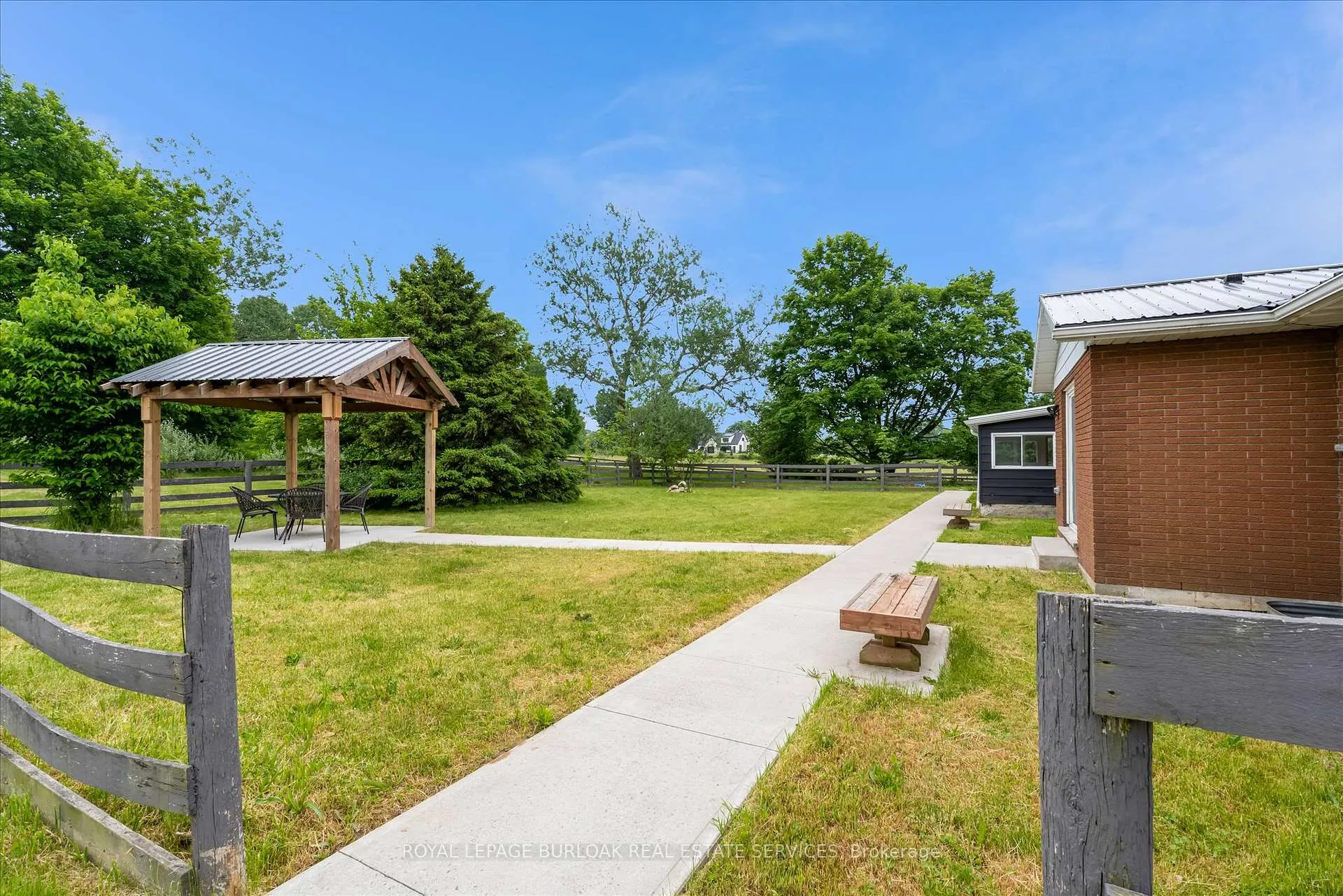 Photo 4 of 337 Highway 52 N, Hamilton, Ancaster — HOMEH