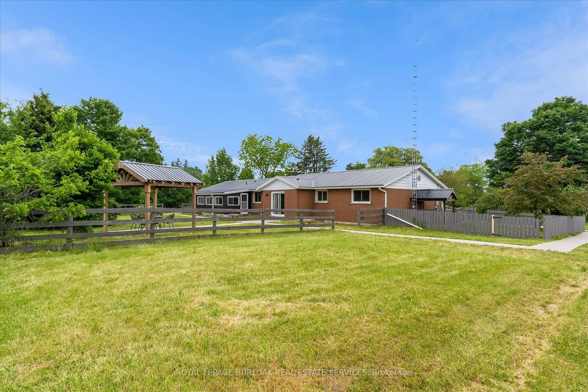 Photo 6 of 337 Highway 52 N, Hamilton, Ancaster — HOMEH