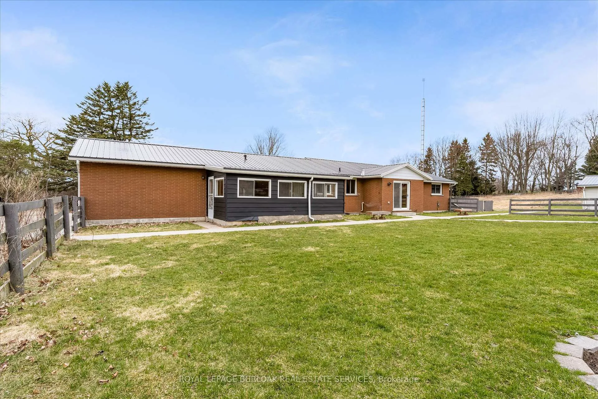 Photo 36 of 337 Highway 52 N, Hamilton, Ancaster — HOMEH