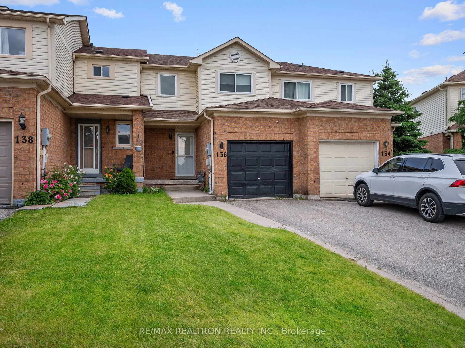 Photo 1 of 136 Pickett Crescent, Barrie, Painswick North — HOMEH