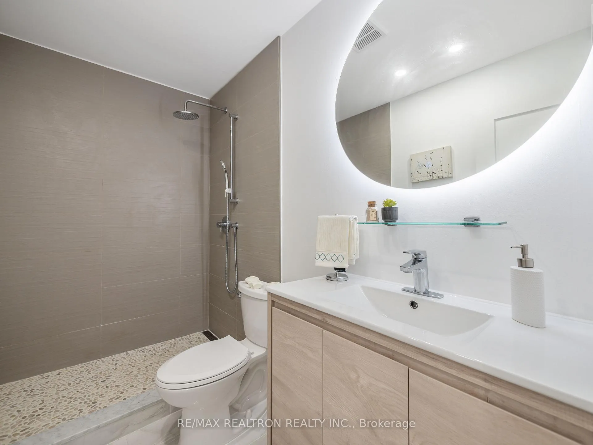 Photo 11 of 136 Pickett Crescent, Barrie, Painswick North — HOMEH