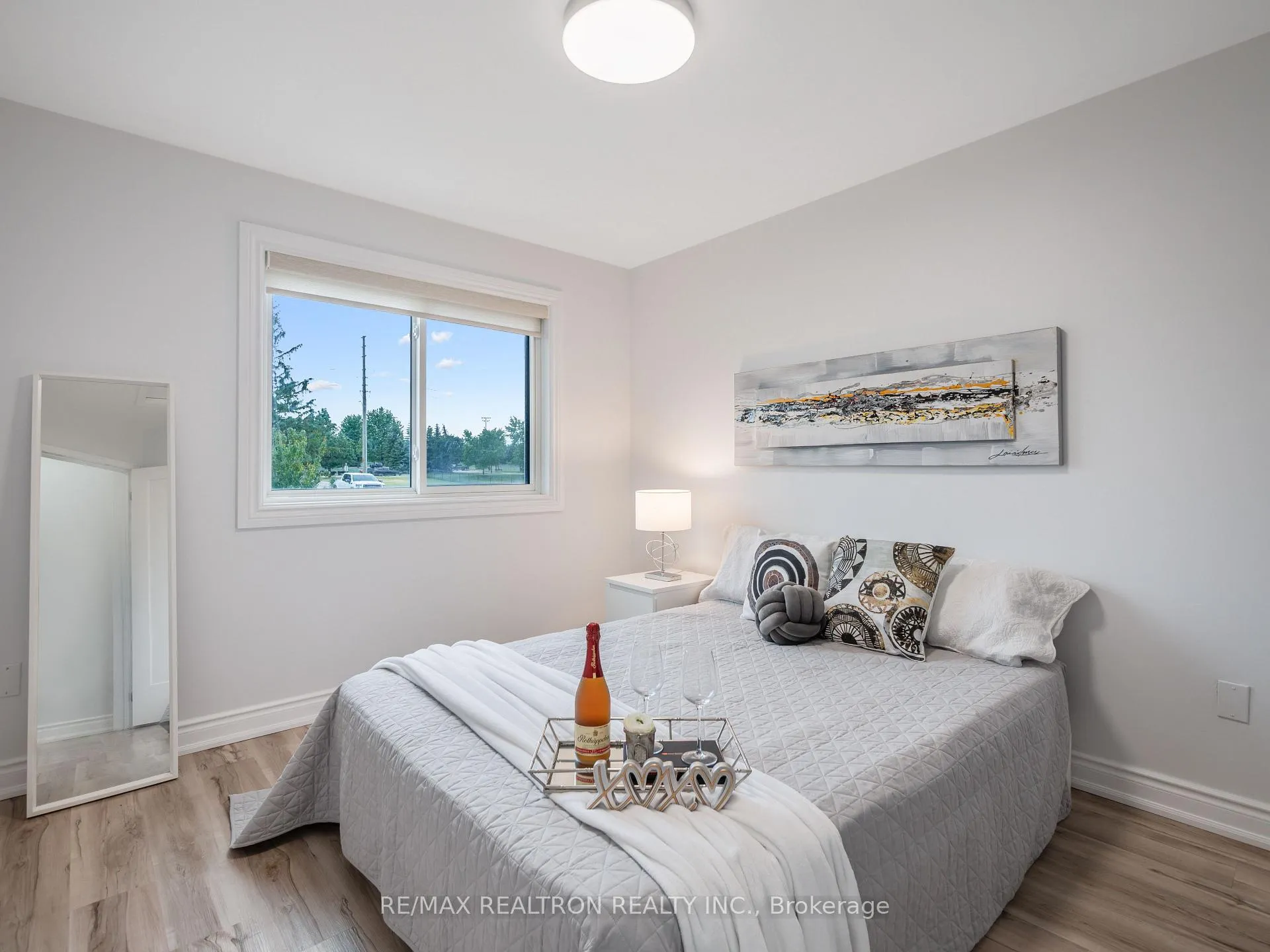 Photo 12 of 136 Pickett Crescent, Barrie, Painswick North — HOMEH