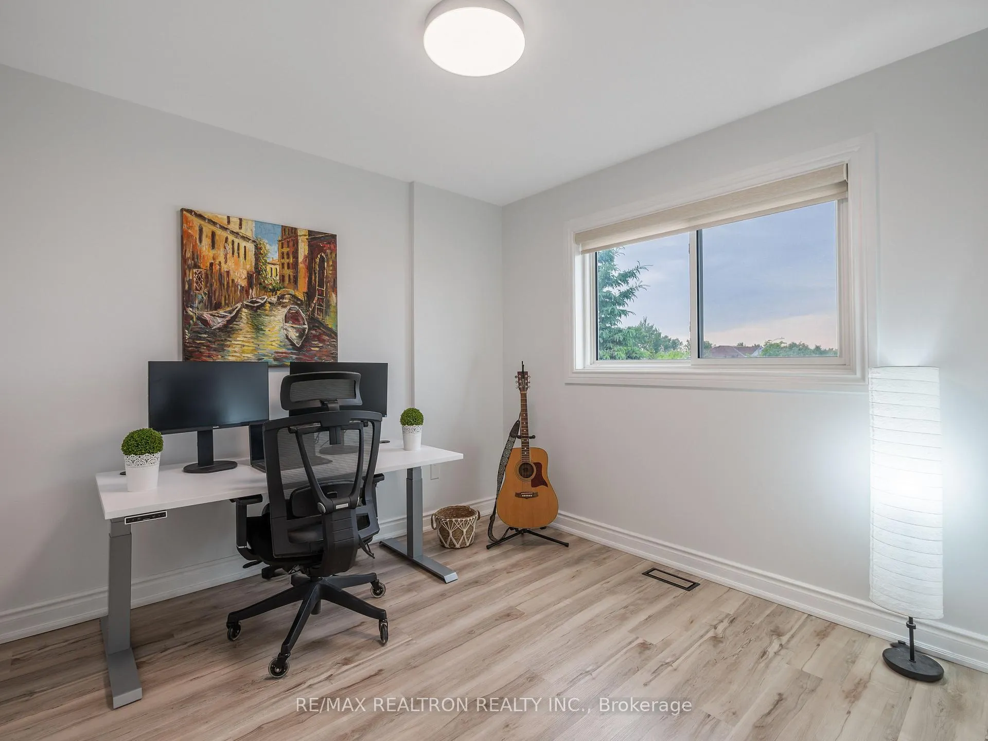 Photo 13 of 136 Pickett Crescent, Barrie, Painswick North — HOMEH