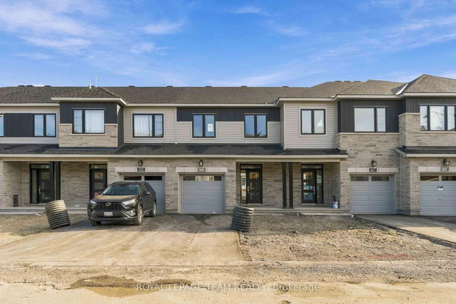 Photo 1 of 845 Fairline Row, Ottawa, Kanata - Emerald Meadows/Trailwest — HOMEH