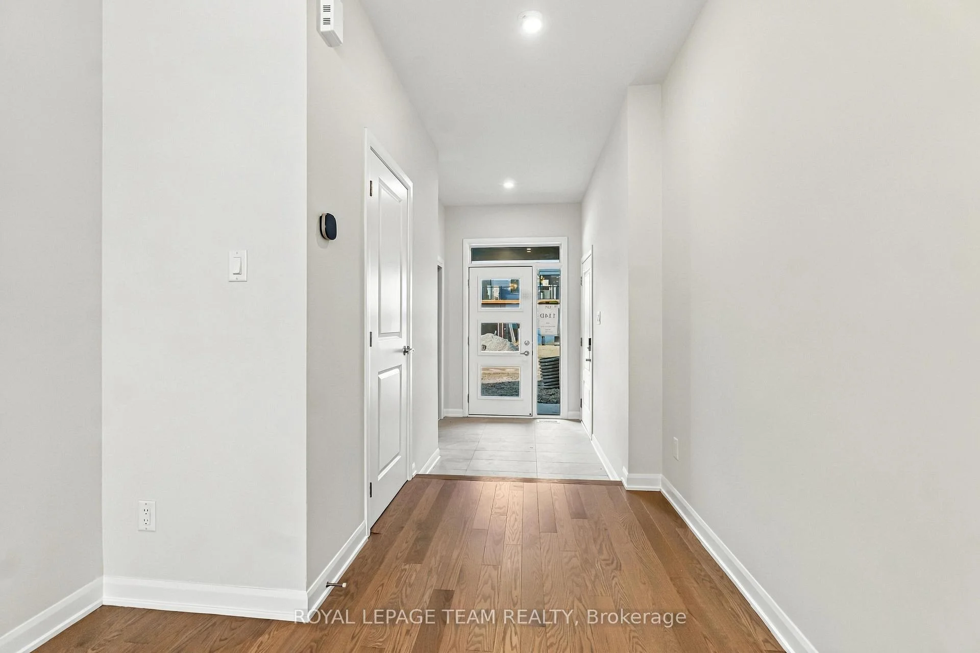 Photo 3 of 845 Fairline Row, Ottawa, Kanata - Emerald Meadows/Trailwest — HOMEH