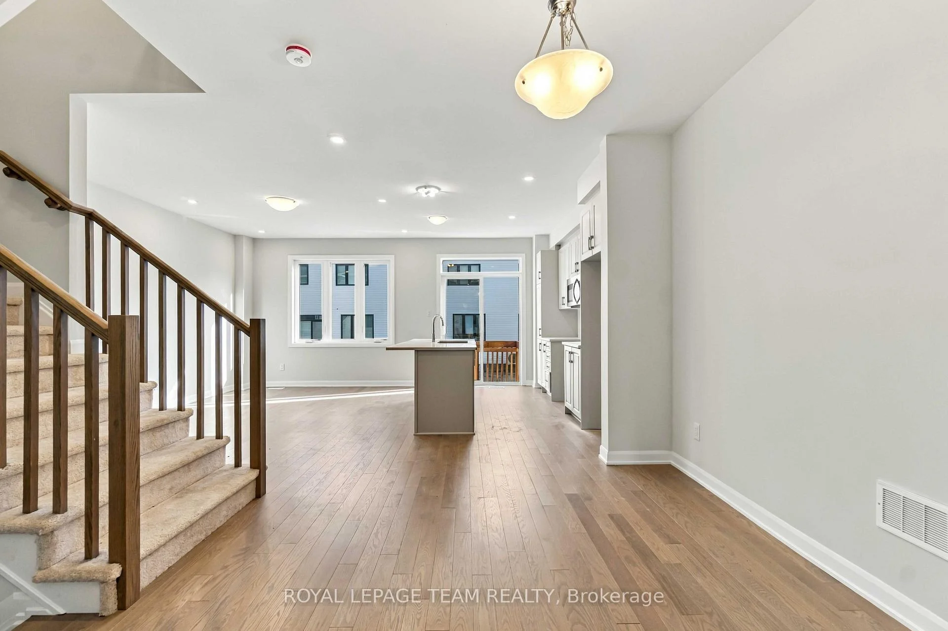 Photo 4 of 845 Fairline Row, Ottawa, Kanata - Emerald Meadows/Trailwest — HOMEH