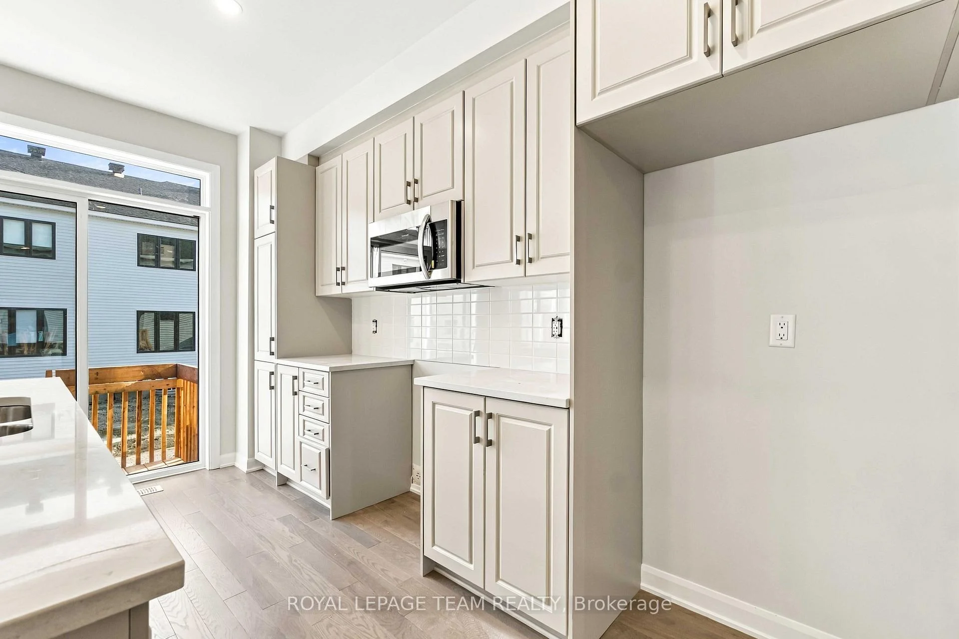 Photo 8 of 845 Fairline Row, Ottawa, Kanata - Emerald Meadows/Trailwest — HOMEH