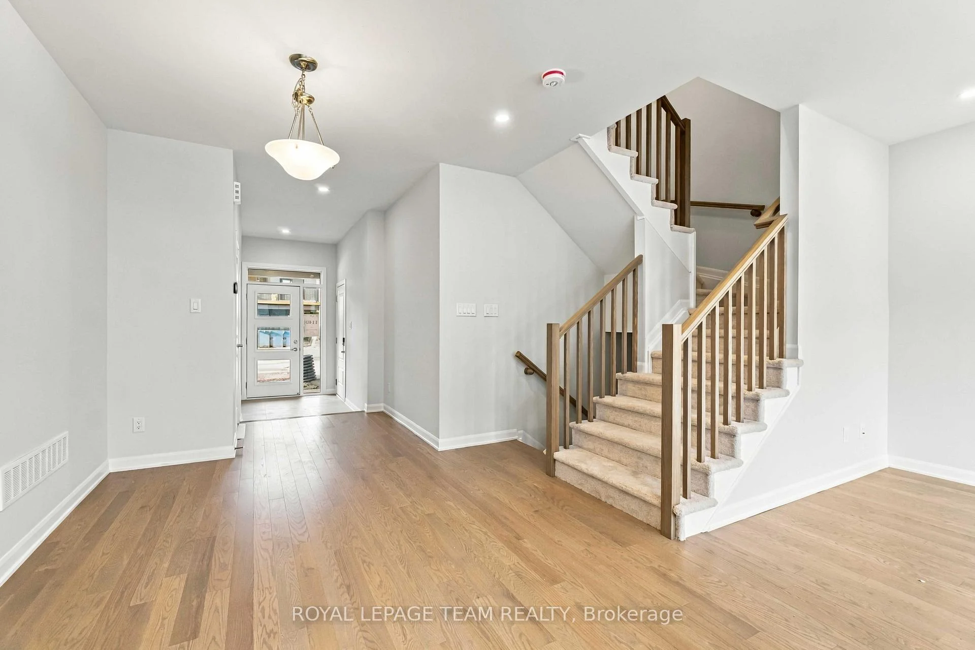 Photo 10 of 845 Fairline Row, Ottawa, Kanata - Emerald Meadows/Trailwest — HOMEH