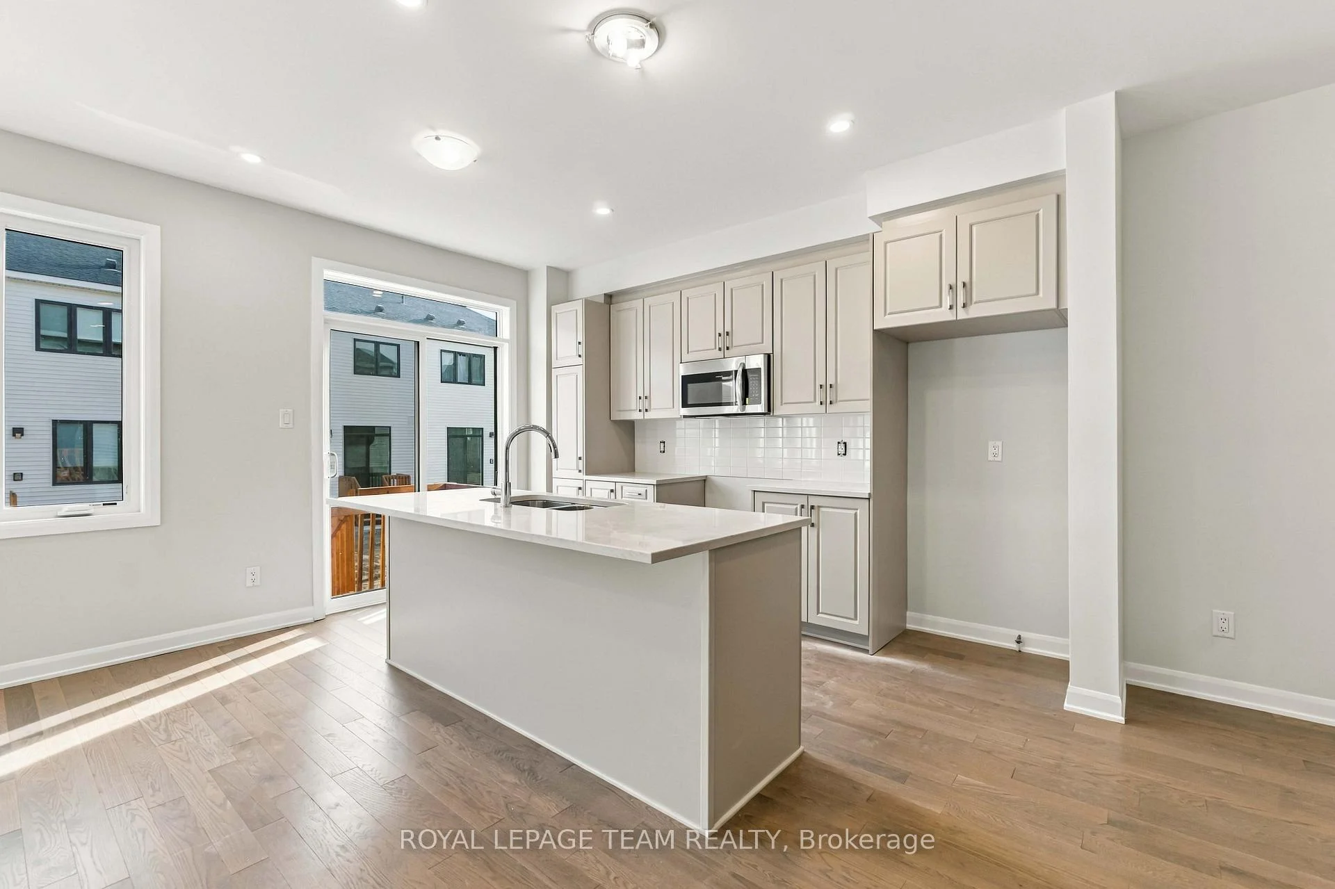 Photo 11 of 845 Fairline Row, Ottawa, Kanata - Emerald Meadows/Trailwest — HOMEH
