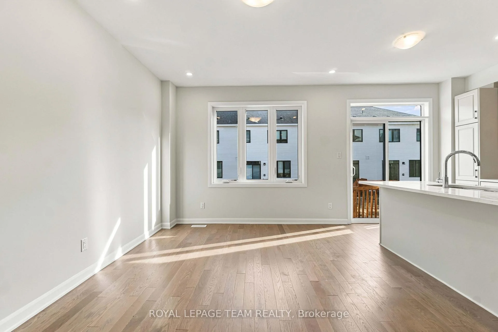 Photo 12 of 845 Fairline Row, Ottawa, Kanata - Emerald Meadows/Trailwest — HOMEH
