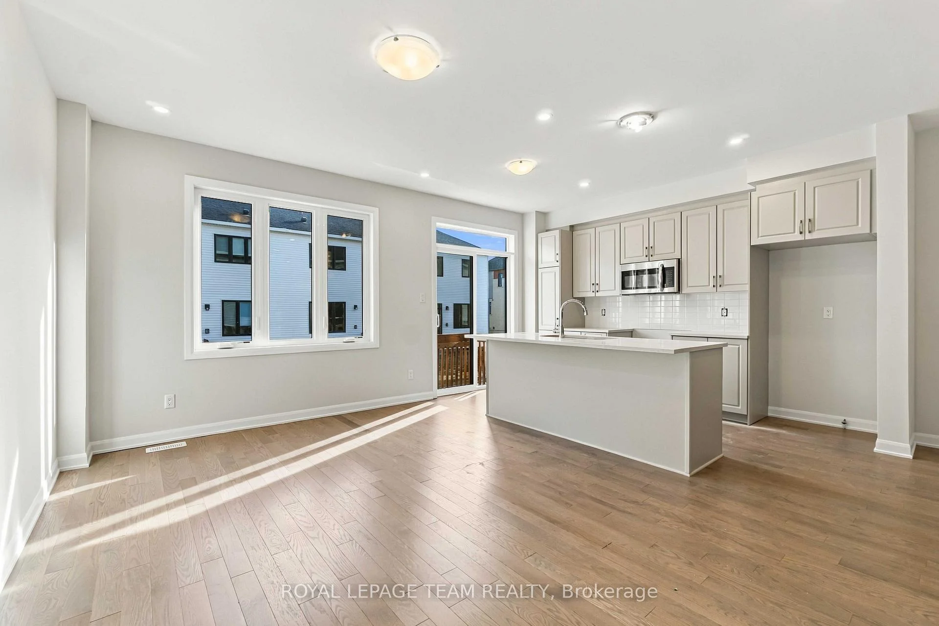 Photo 13 of 845 Fairline Row, Ottawa, Kanata - Emerald Meadows/Trailwest — HOMEH