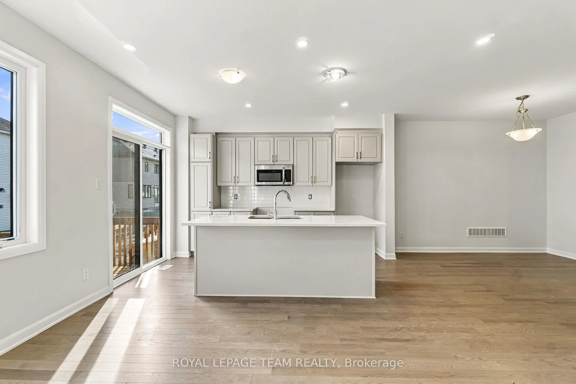 Photo 14 of 845 Fairline Row, Ottawa, Kanata - Emerald Meadows/Trailwest — HOMEH