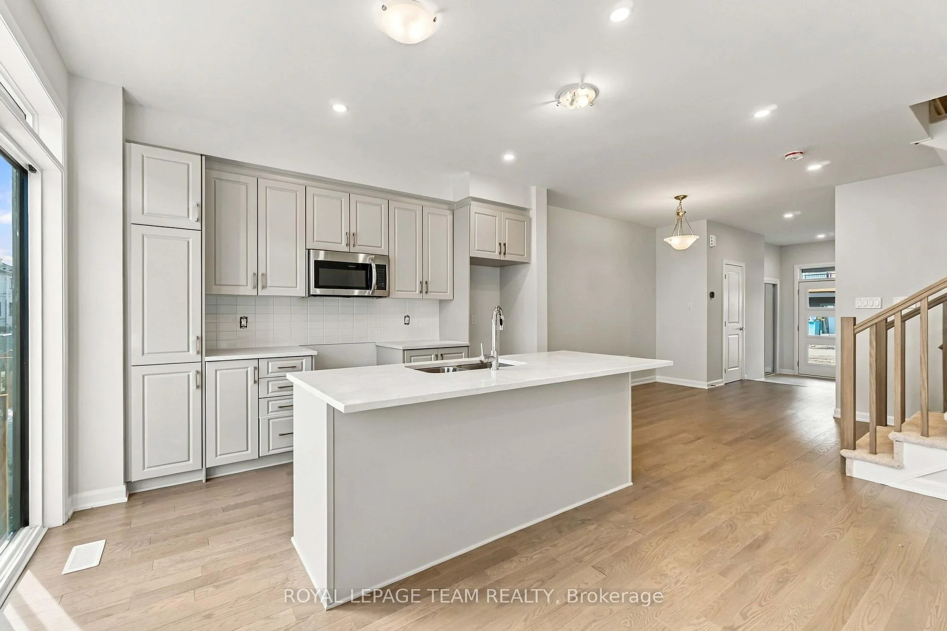 Photo 15 of 845 Fairline Row, Ottawa, Kanata - Emerald Meadows/Trailwest — HOMEH