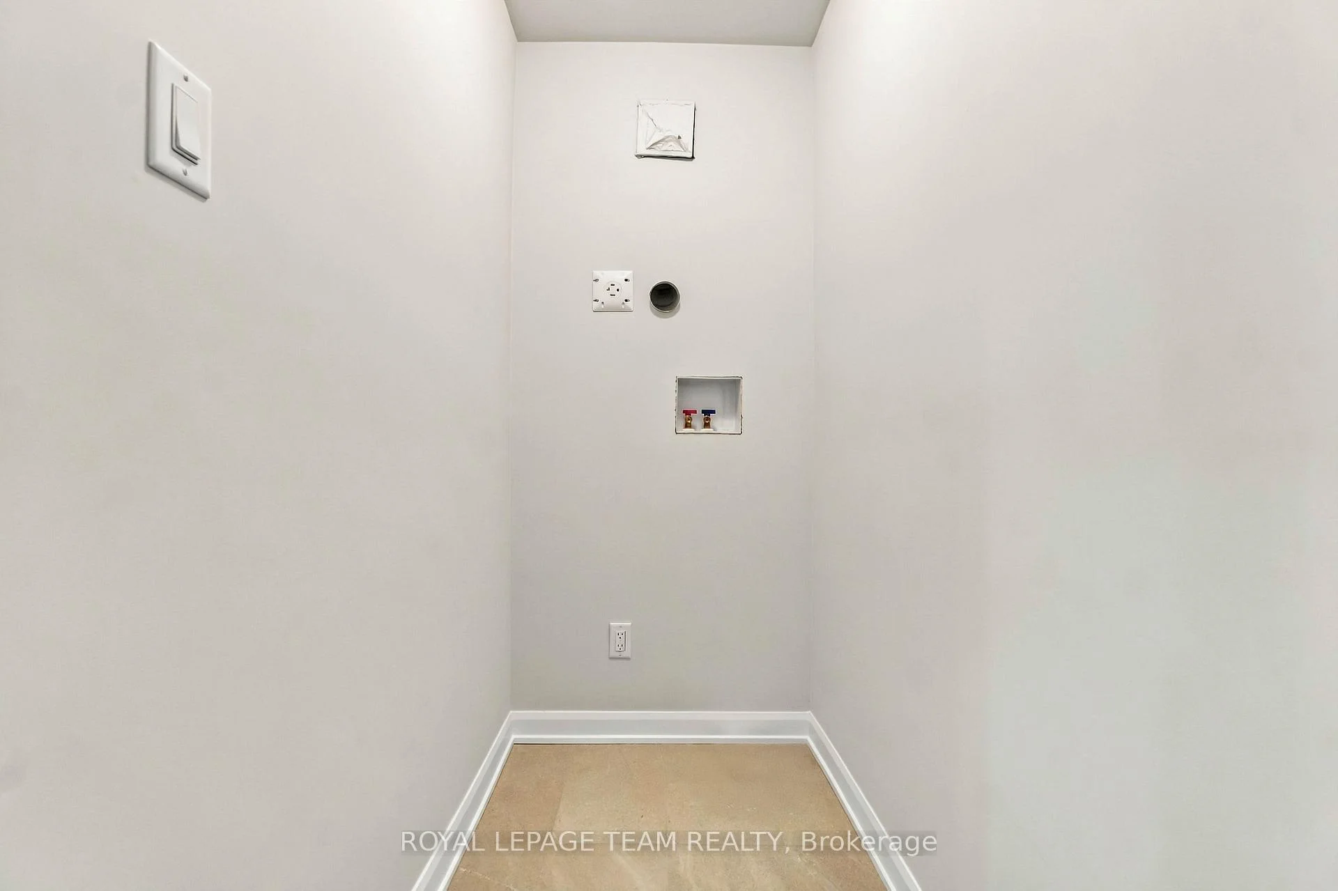 Photo 25 of 845 Fairline Row, Ottawa, Kanata - Emerald Meadows/Trailwest — HOMEH