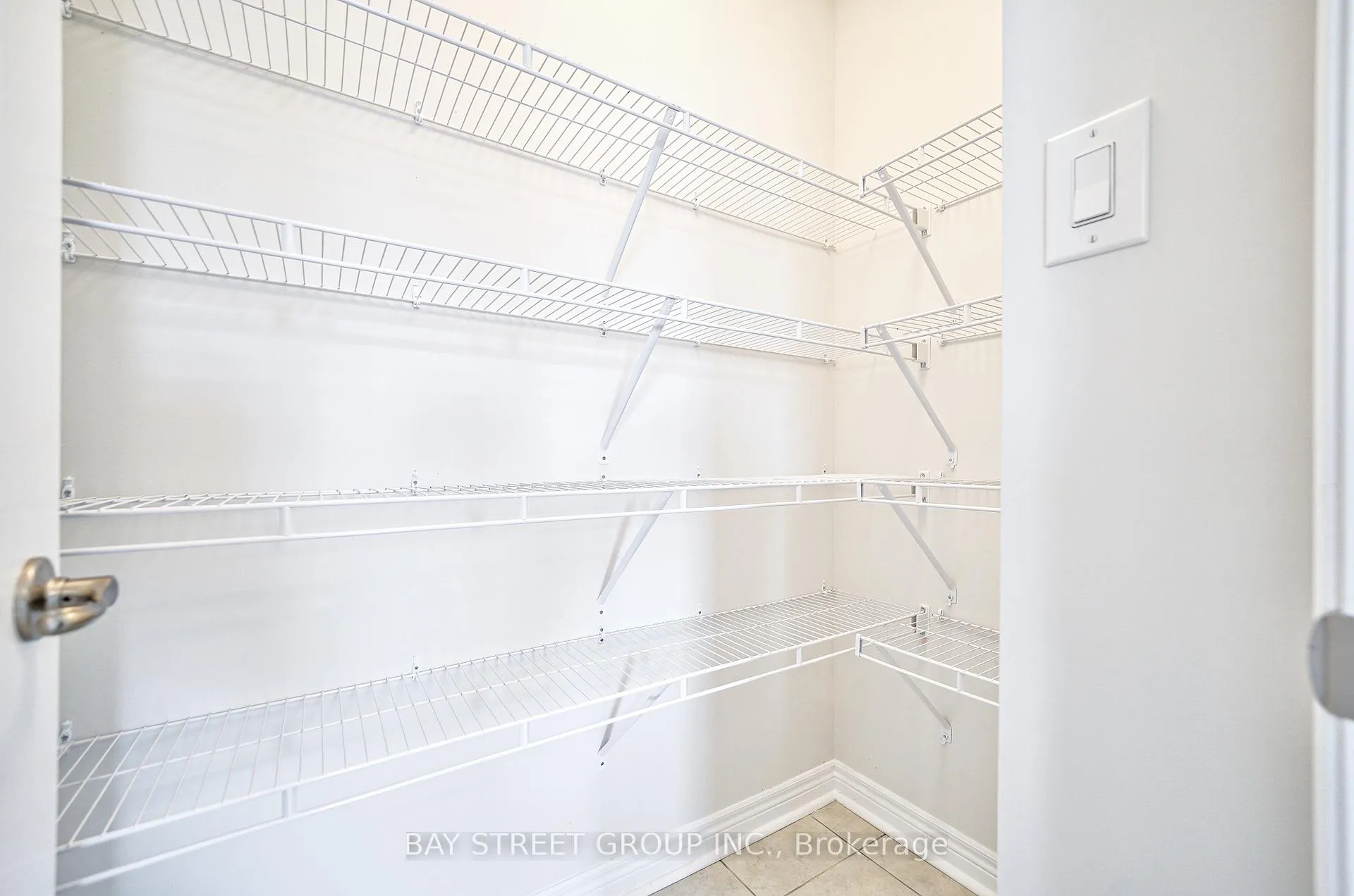 Photo 23 of 153 Mumbai Drive, Markham, Middlefield — HOMEH