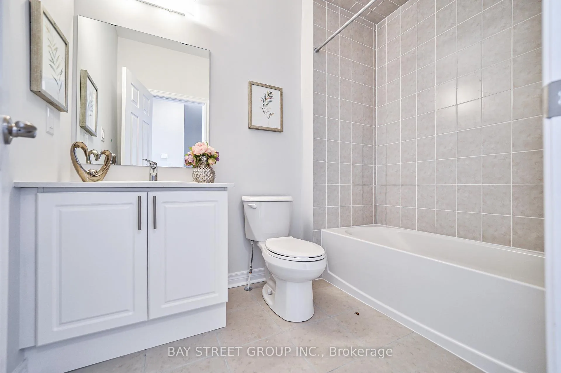 Photo 35 of 153 Mumbai Drive, Markham, Middlefield — HOMEH