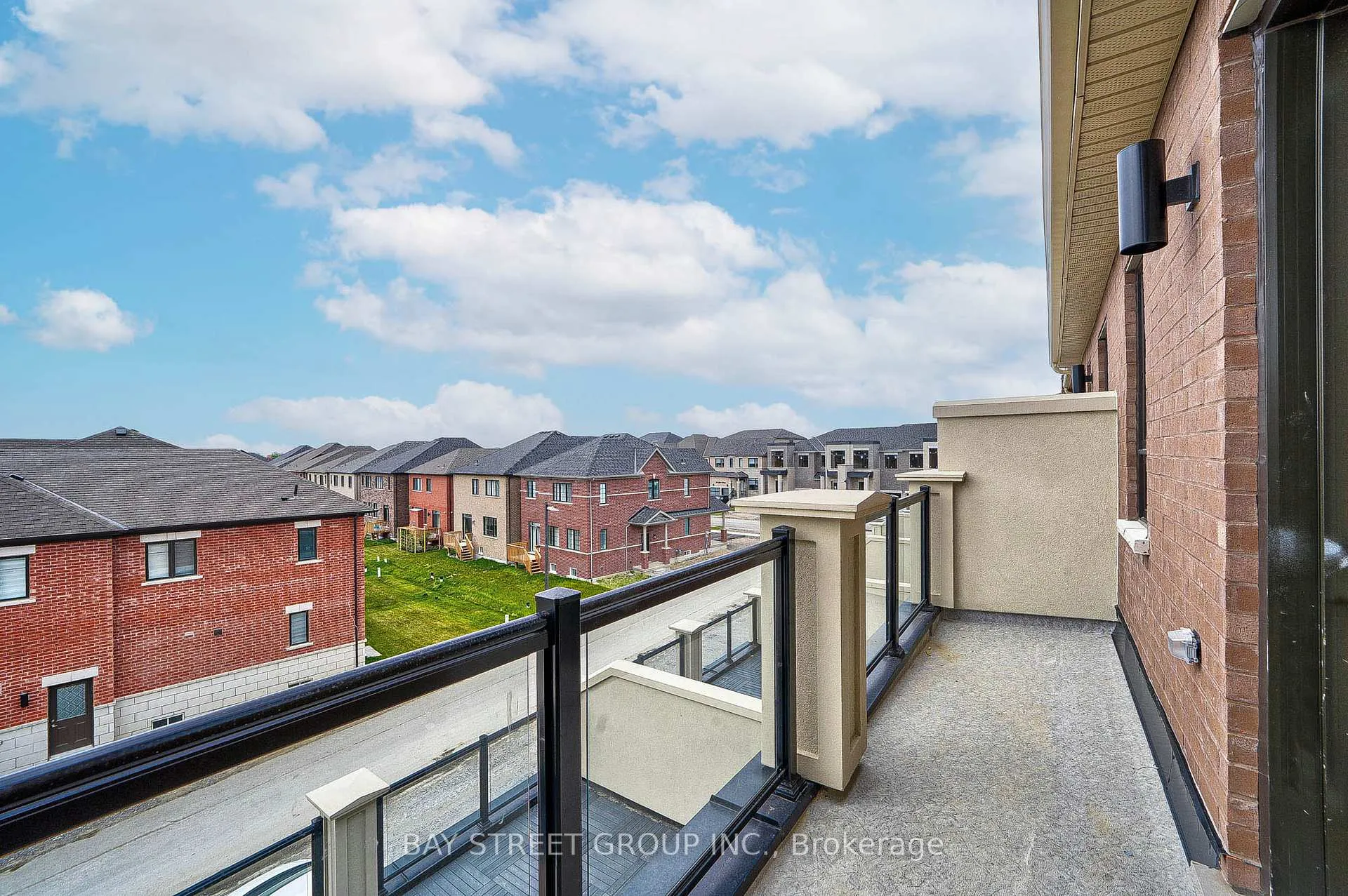 Photo 39 of 153 Mumbai Drive, Markham, Middlefield — HOMEH