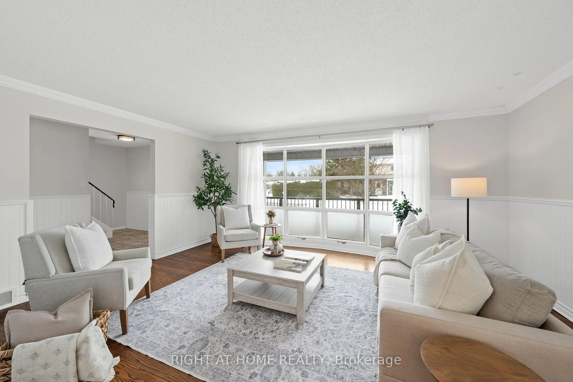 Photo 7 of 9 Aurora Crescent, Ottawa, Manordale — HOMEH