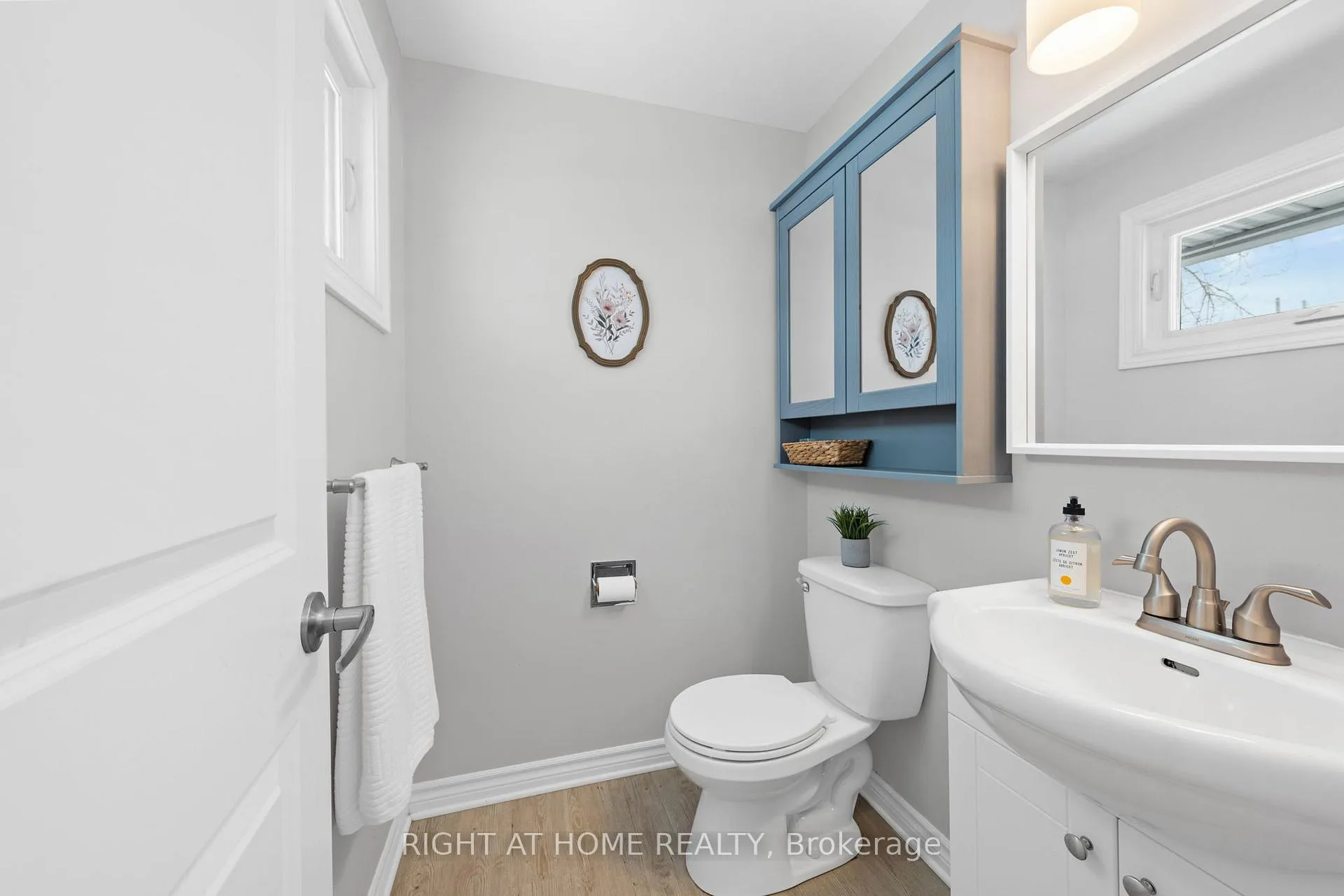 Photo 23 of 9 Aurora Crescent, Ottawa, Manordale — HOMEH