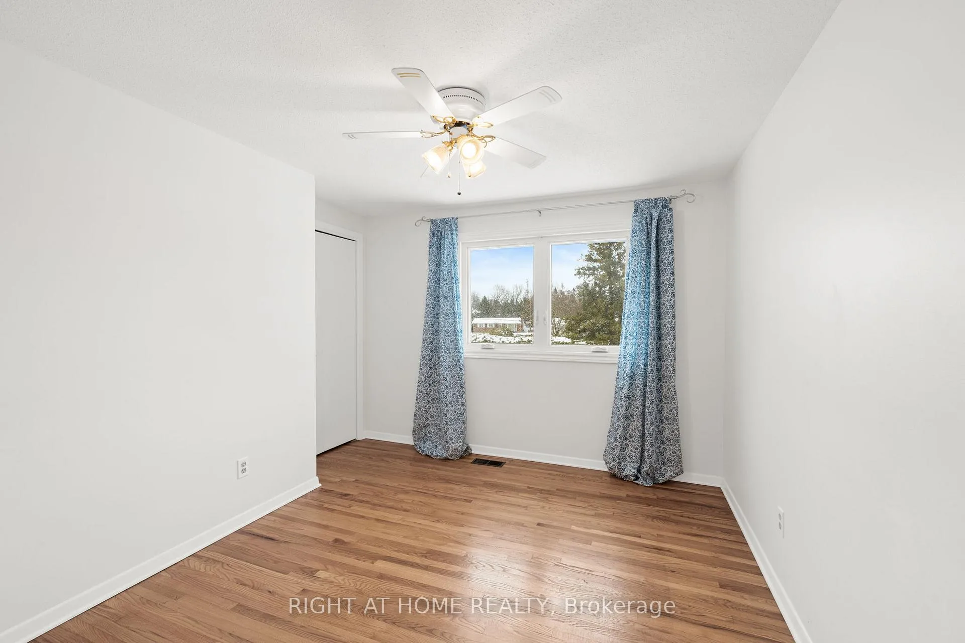 Photo 24 of 9 Aurora Crescent, Ottawa, Manordale — HOMEH