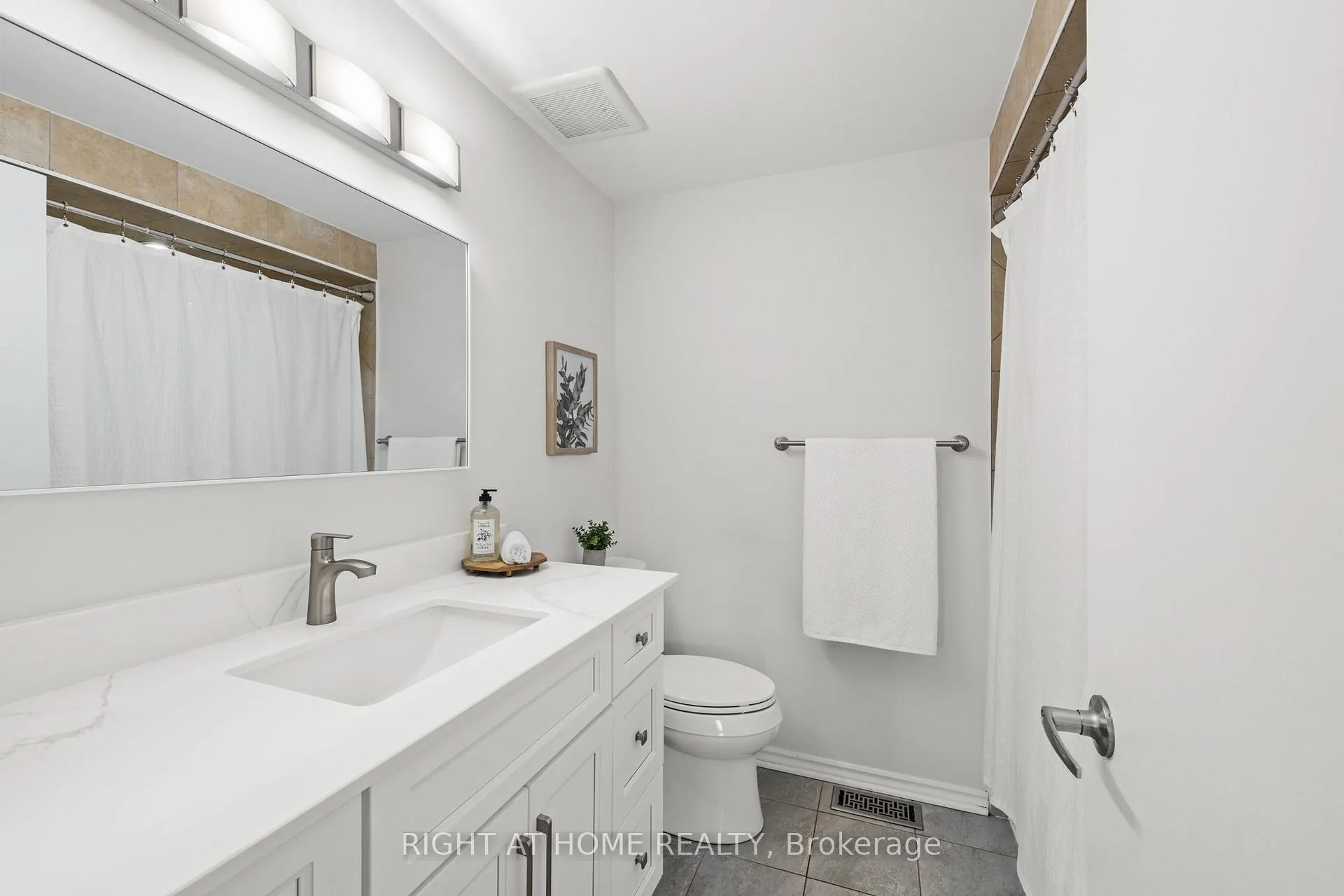 Photo 26 of 9 Aurora Crescent, Ottawa, Manordale — HOMEH