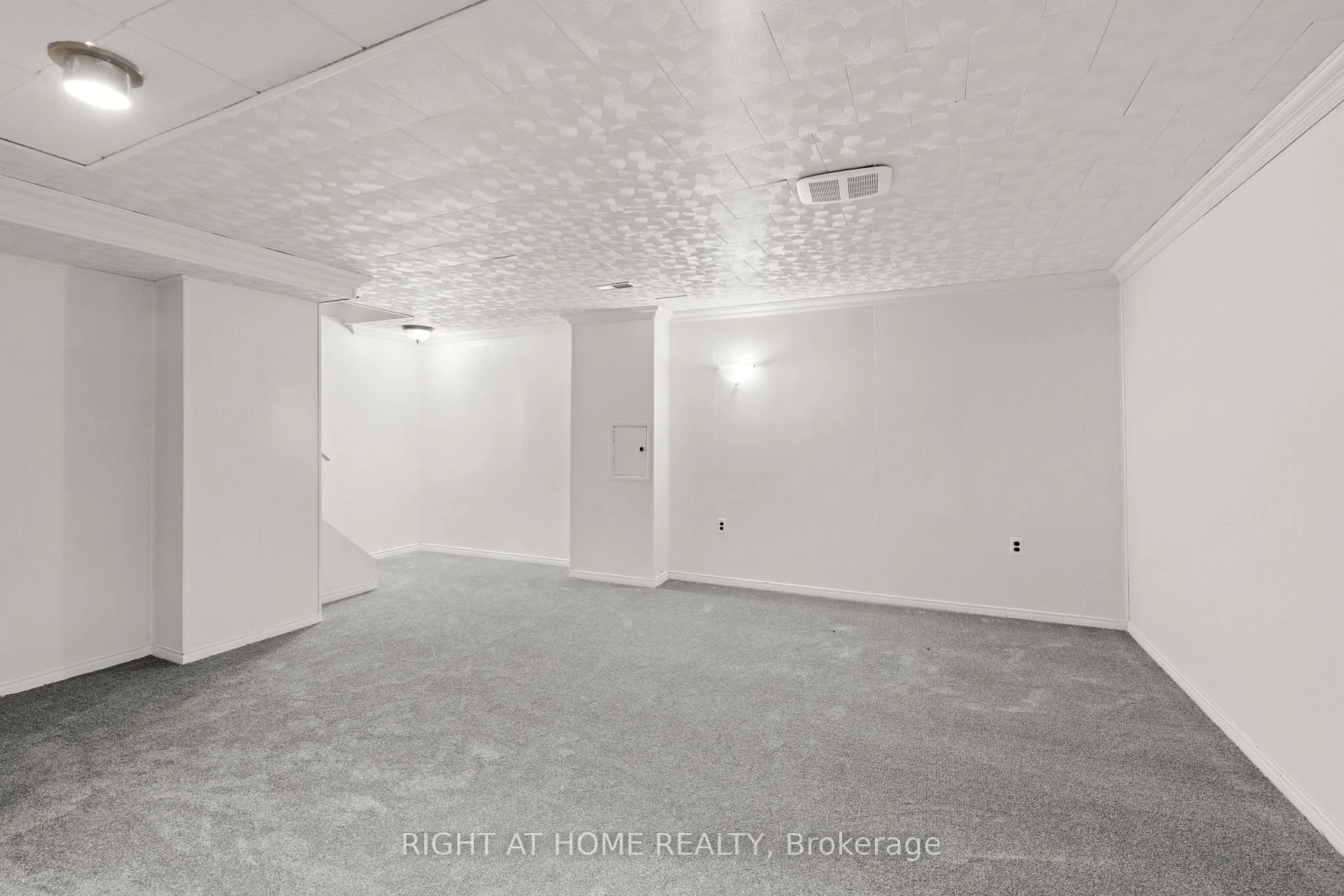 Photo 27 of 9 Aurora Crescent, Ottawa, Manordale — HOMEH