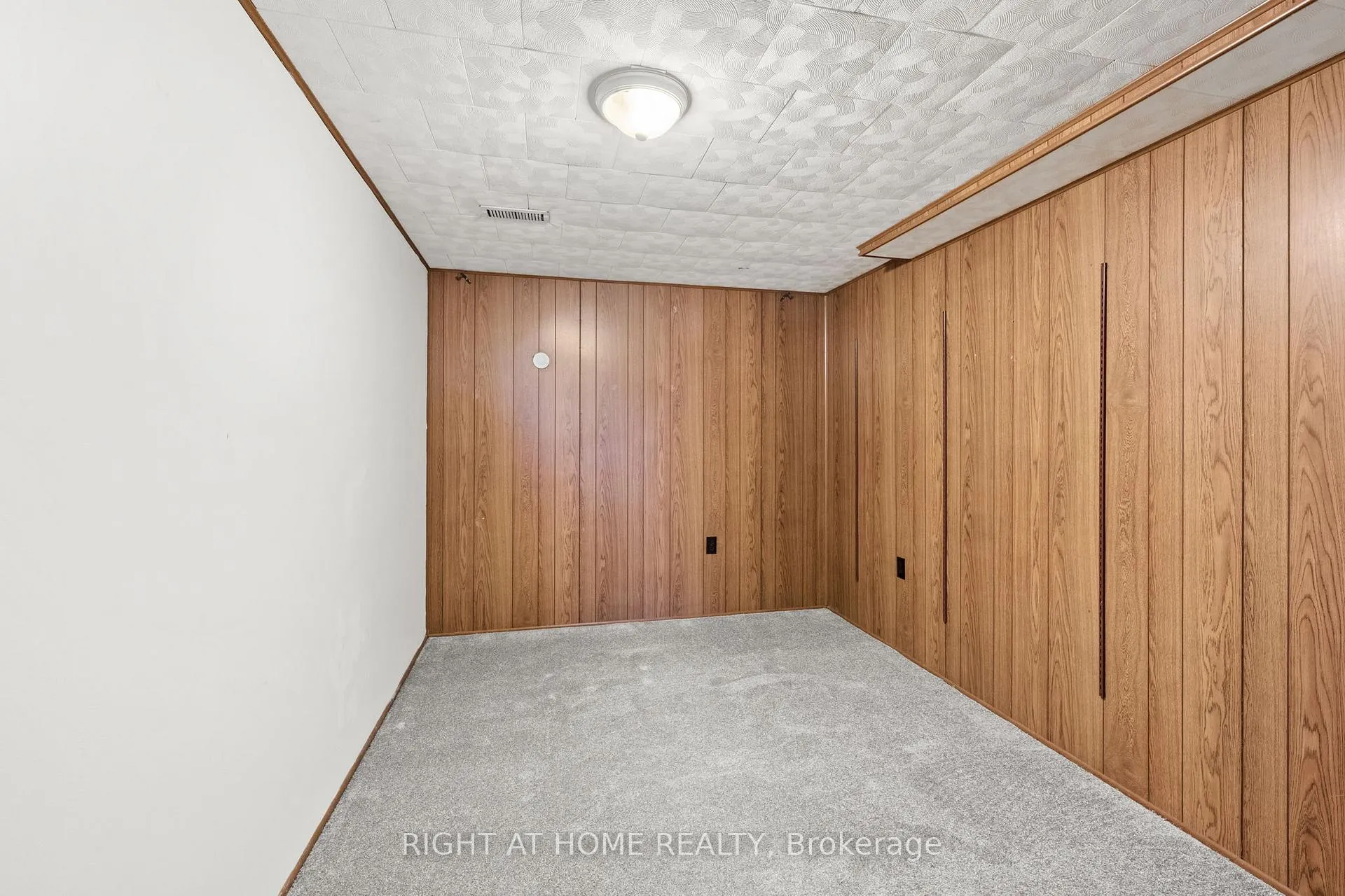 Photo 29 of 9 Aurora Crescent, Ottawa, Manordale — HOMEH