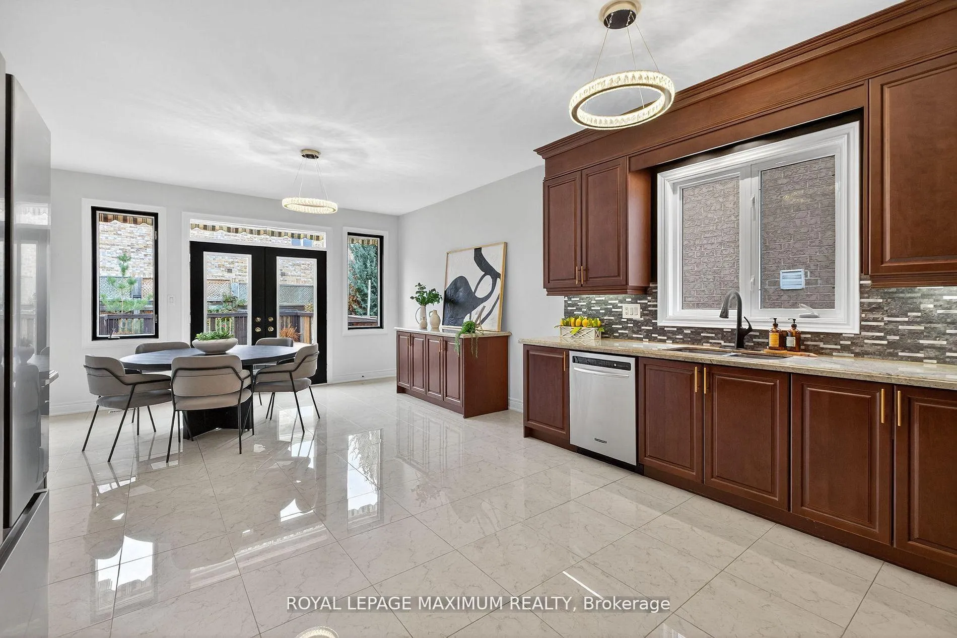 Photo 10 of 27 Acqua Drive, Vaughan, Vellore Village — HOMEH