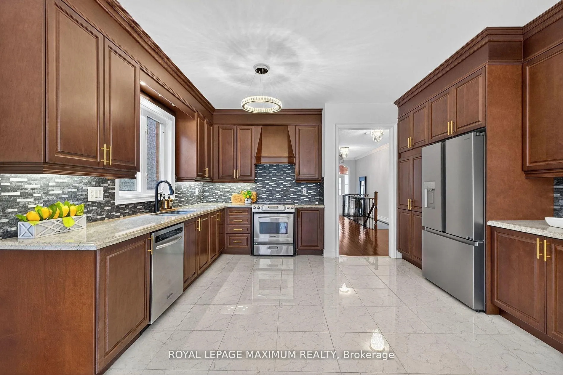 Photo 12 of 27 Acqua Drive, Vaughan, Vellore Village — HOMEH