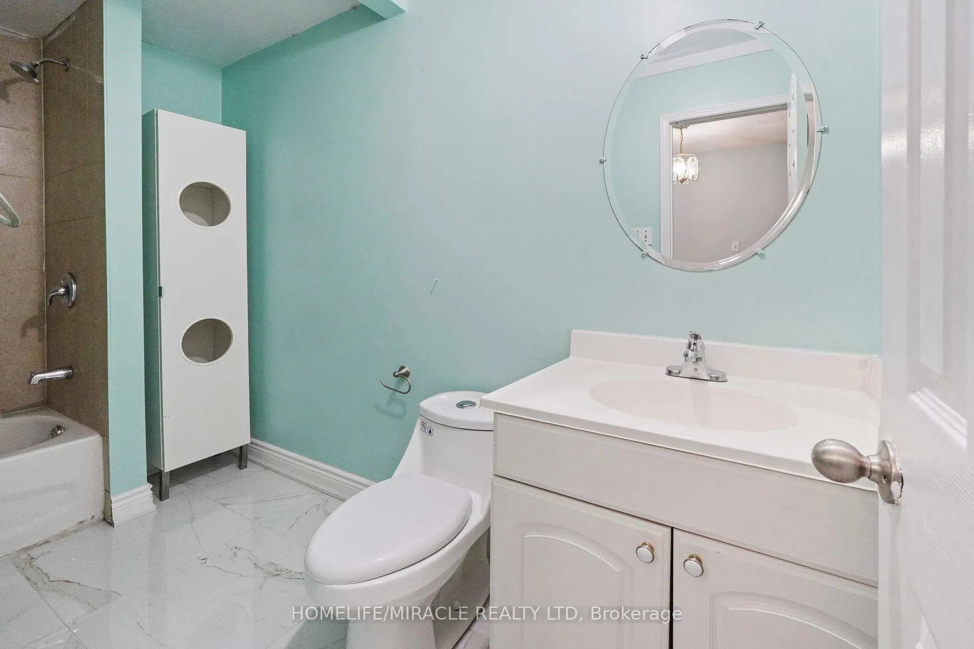 Photo 6 of 27 Deerpark Crescent S, Brampton, Brampton West — HOMEH