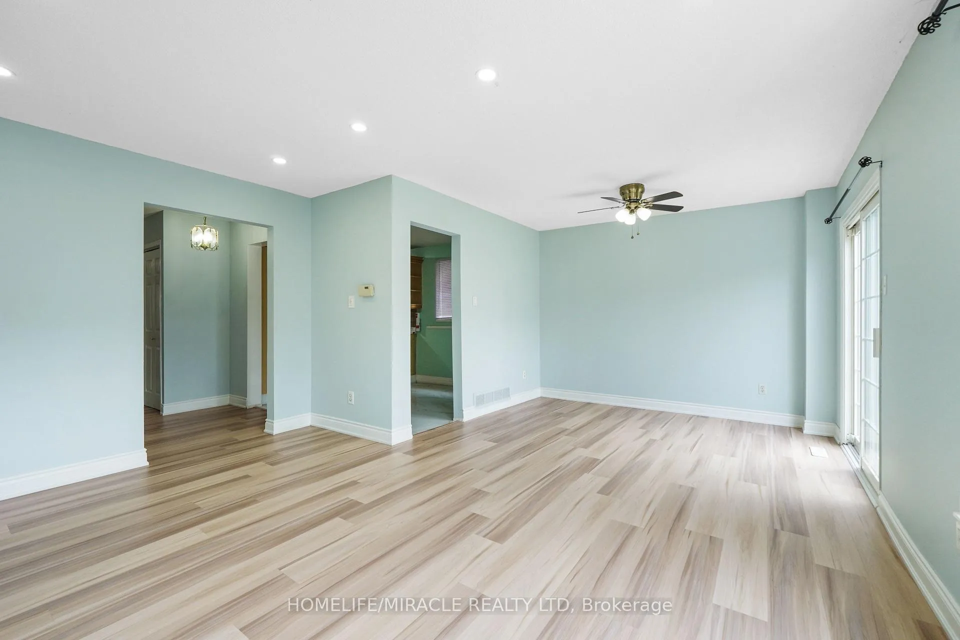 Photo 9 of 27 Deerpark Crescent S, Brampton, Brampton West — HOMEH