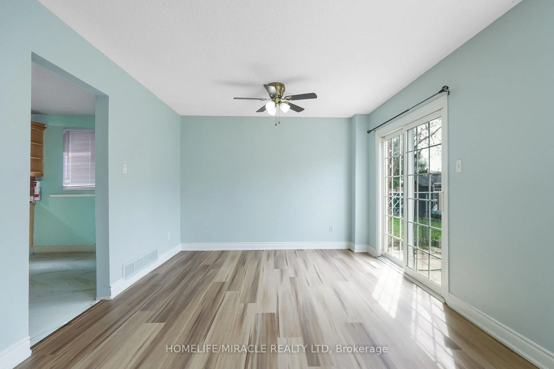 Photo 12 of 27 Deerpark Crescent S, Brampton, Brampton West — HOMEH