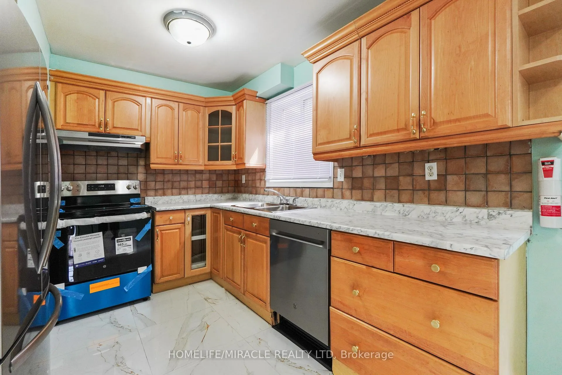 Photo 15 of 27 Deerpark Crescent S, Brampton, Brampton West — HOMEH
